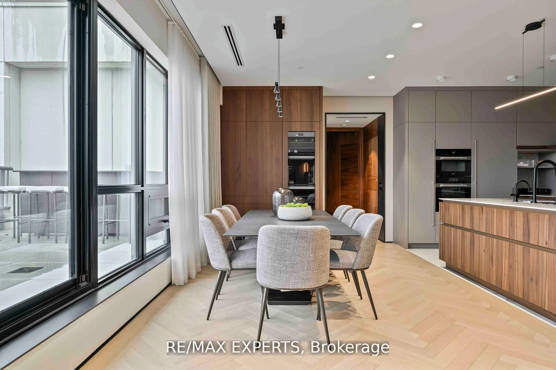 1700 Avenue Road, #702