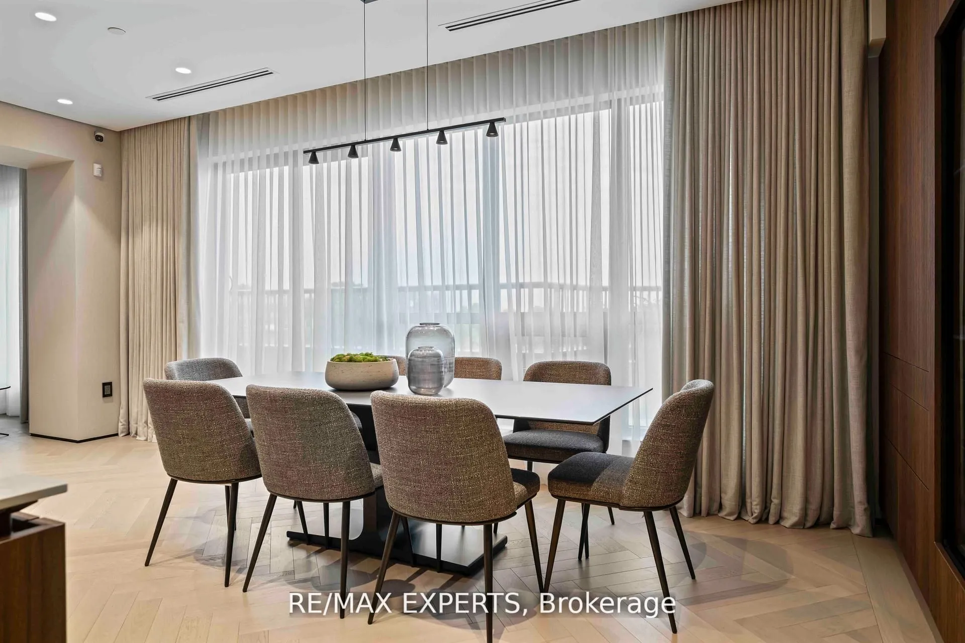 1700 Avenue Road, #702