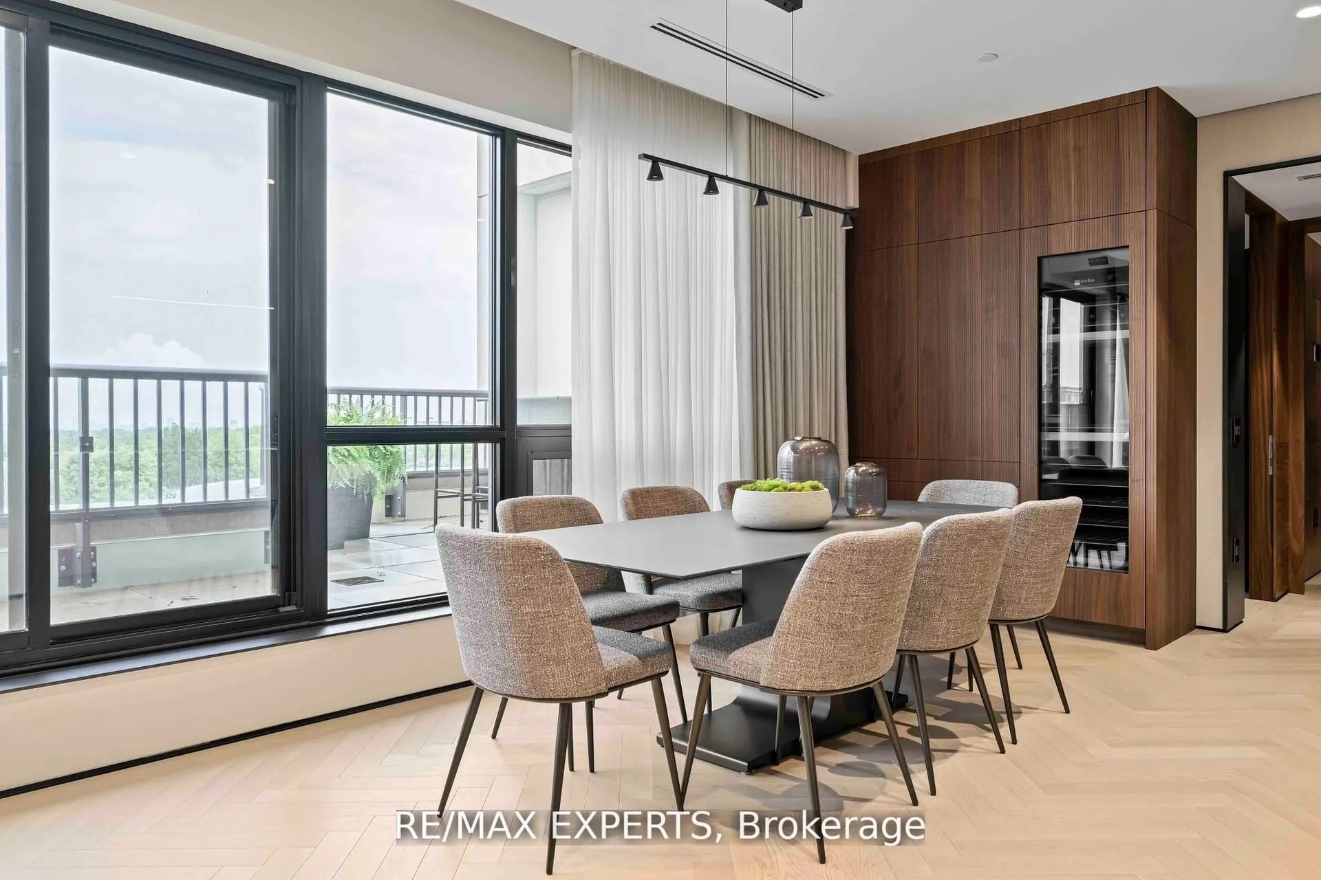 1700 Avenue Road, #702