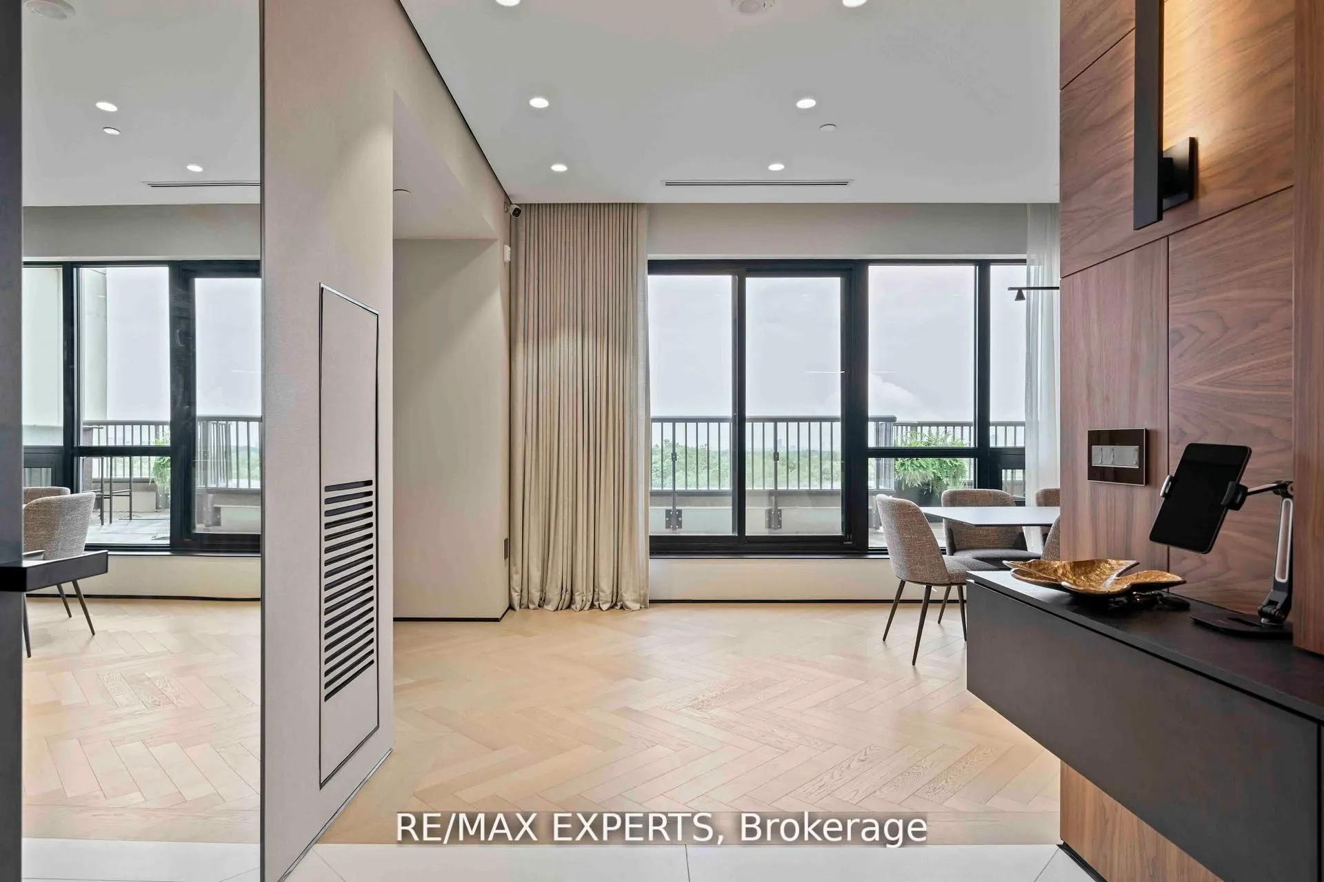 1700 Avenue Road, #702