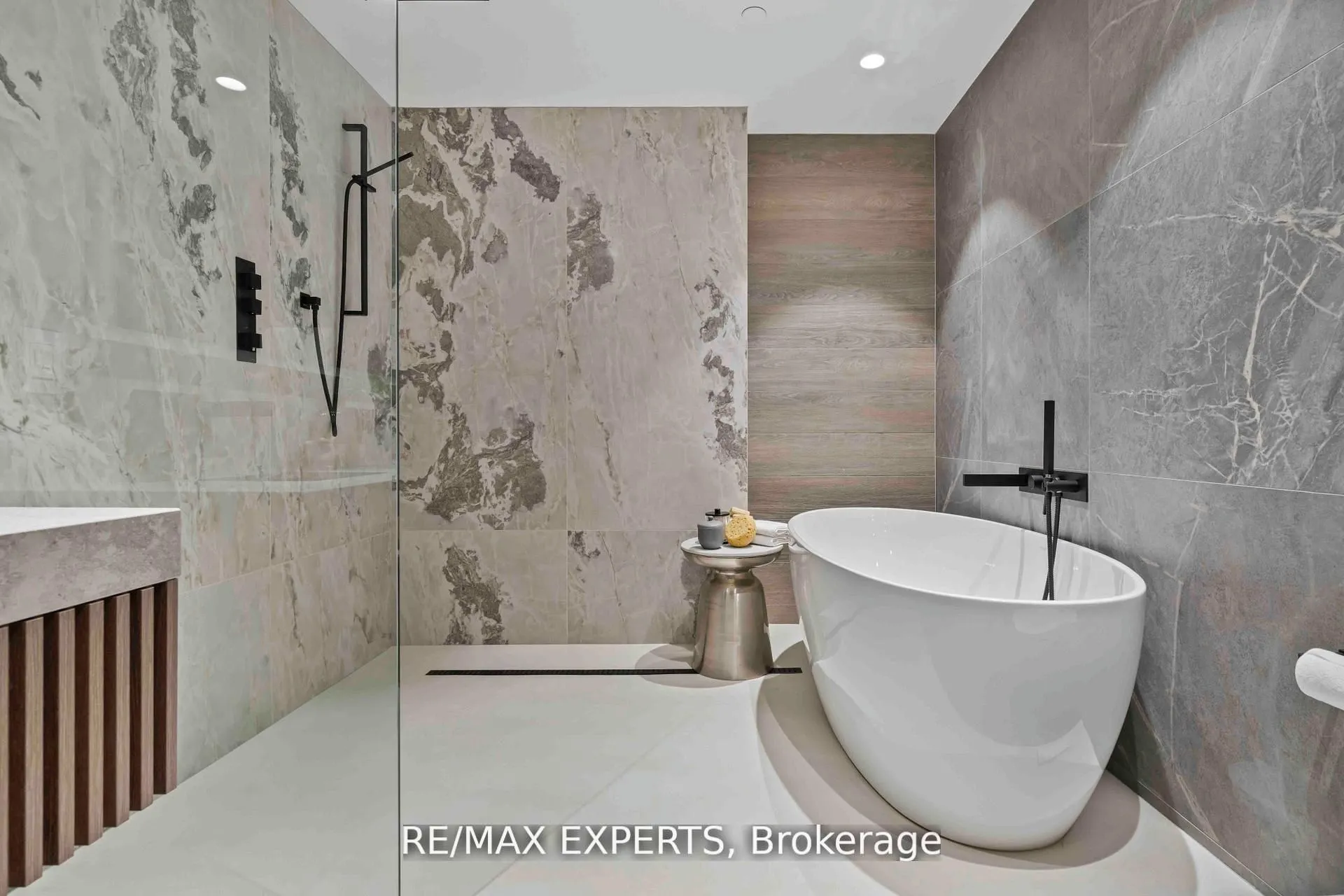 1700 Avenue Road, #702