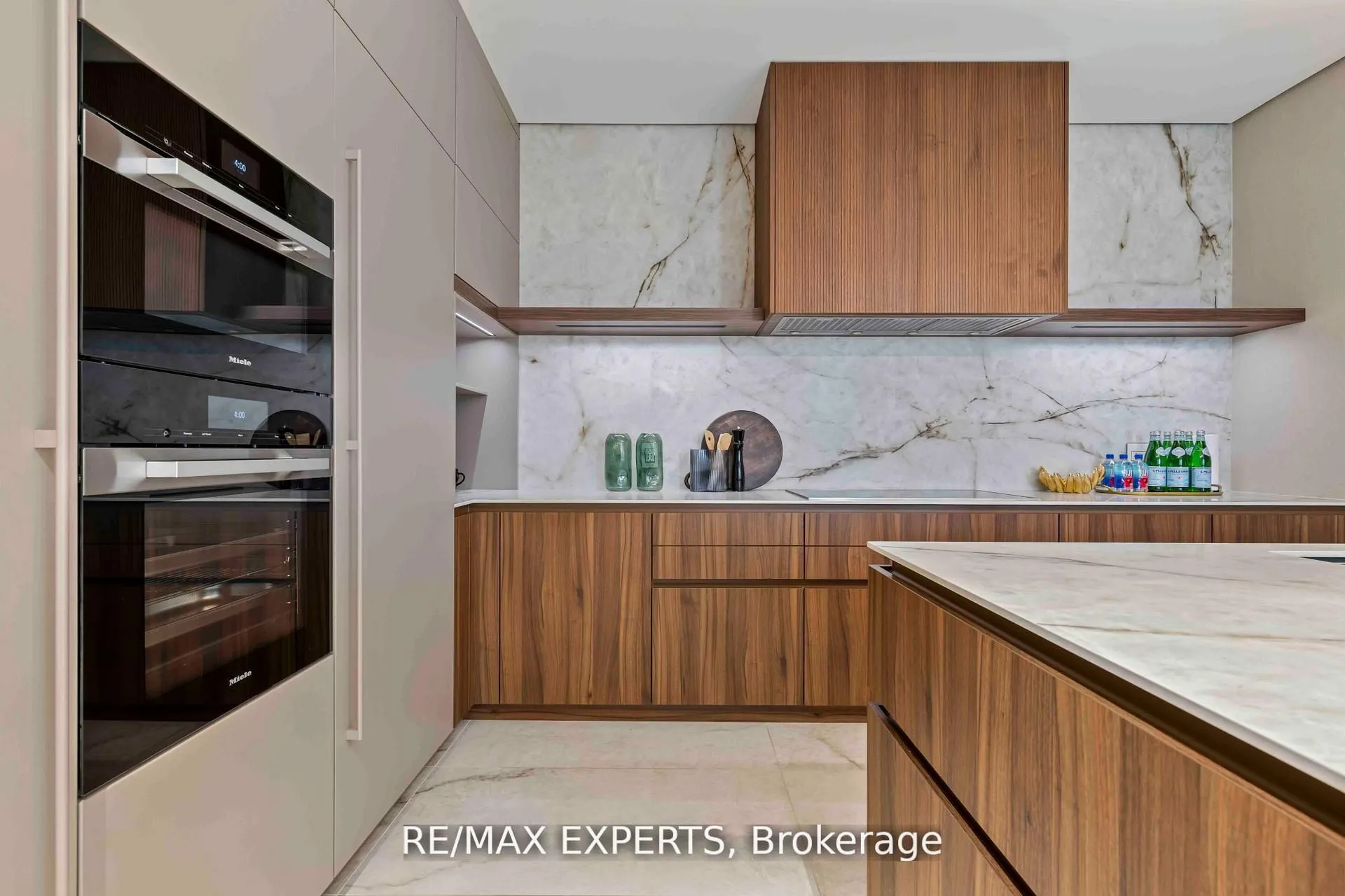 1700 Avenue Road, #702