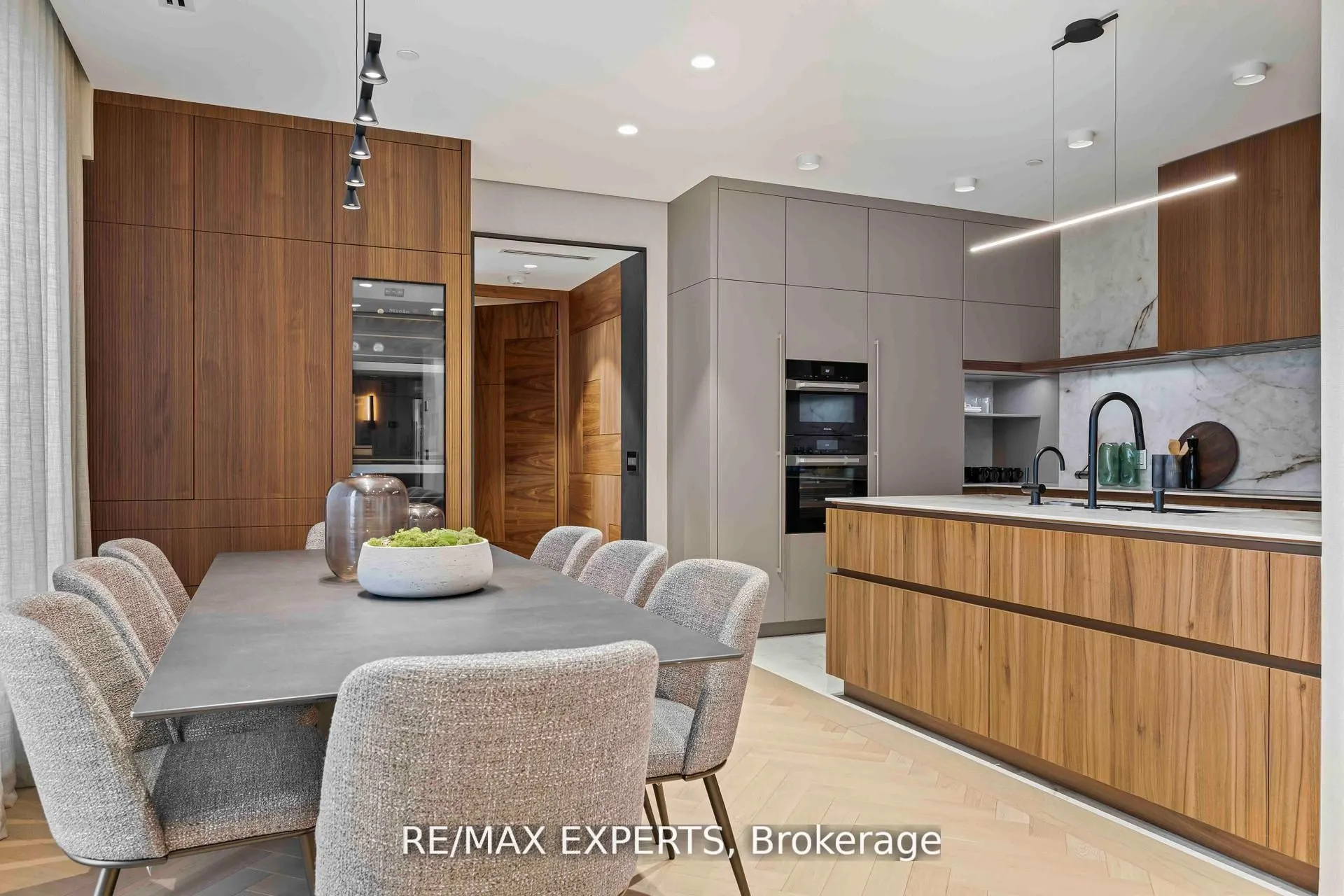 1700 Avenue Road, #702