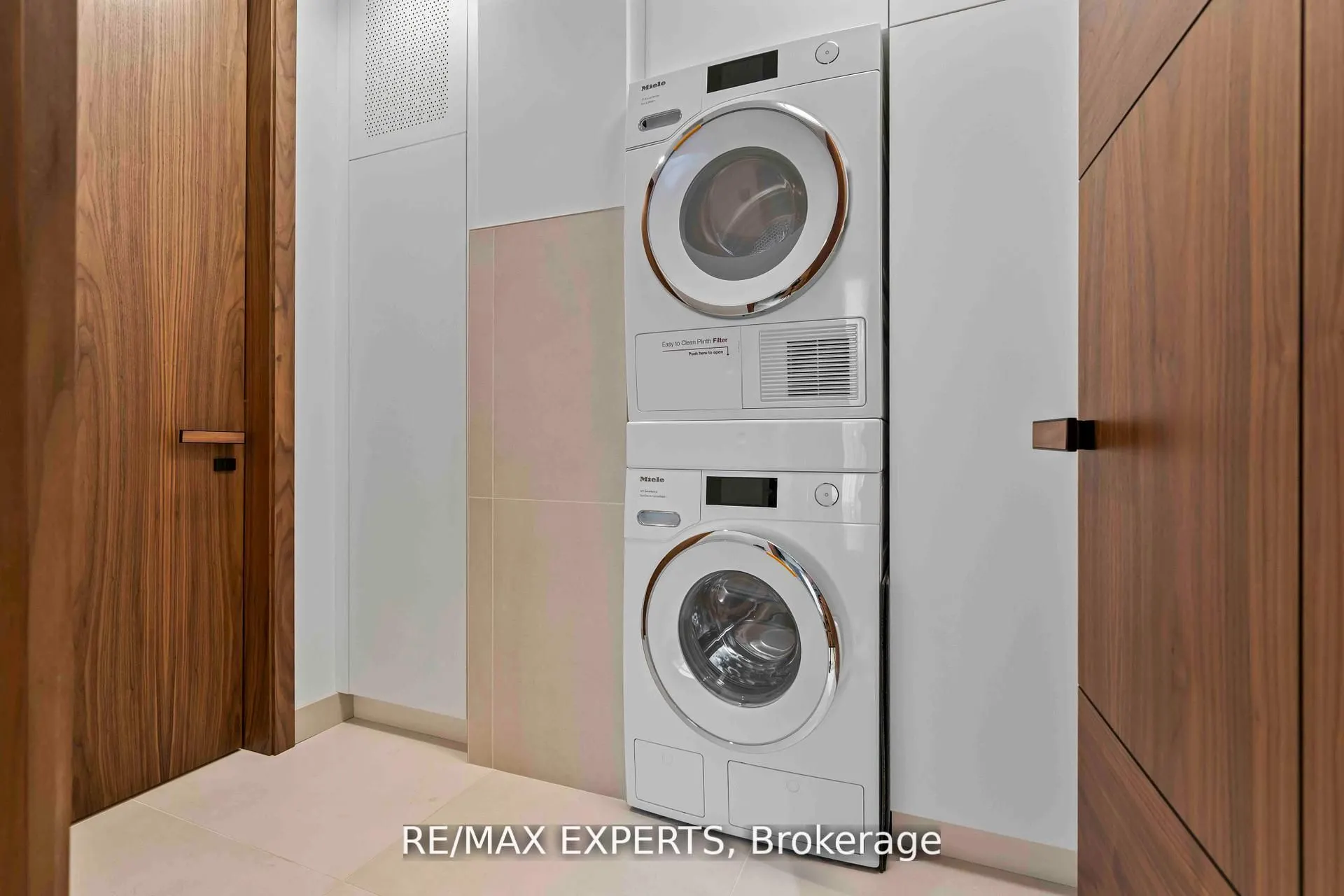 1700 Avenue Road, #702