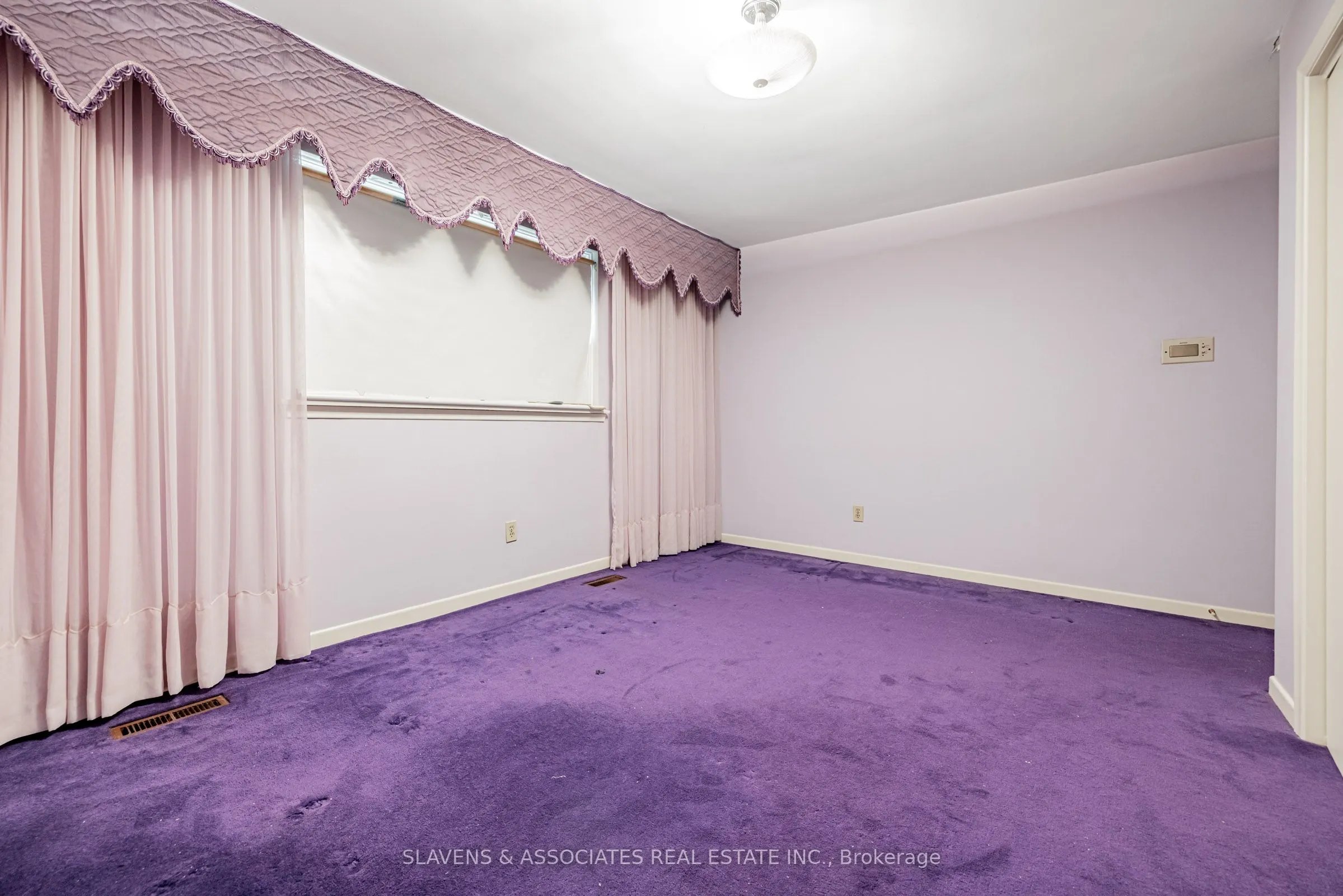 84 Charlton Boulevard