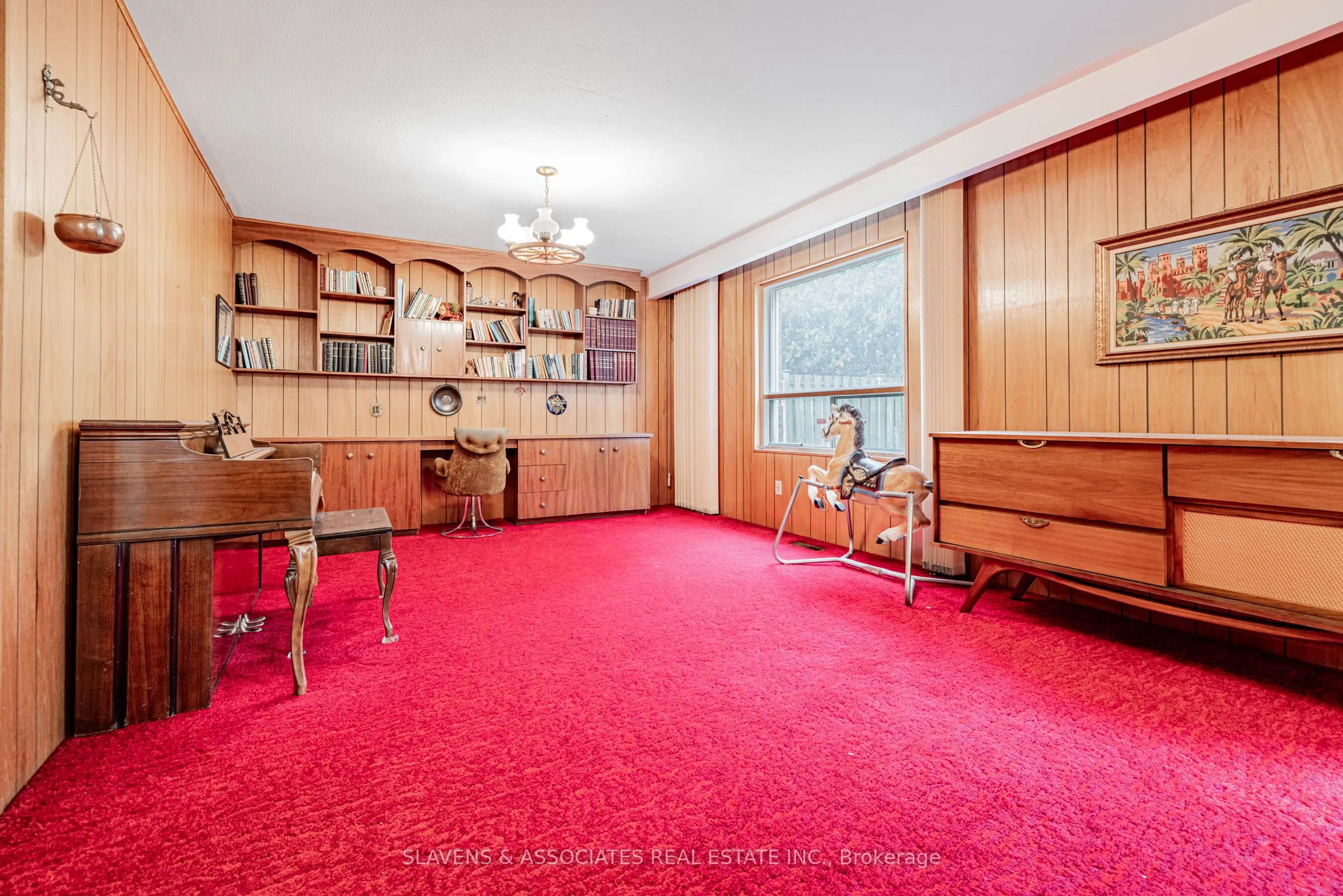 84 Charlton Boulevard