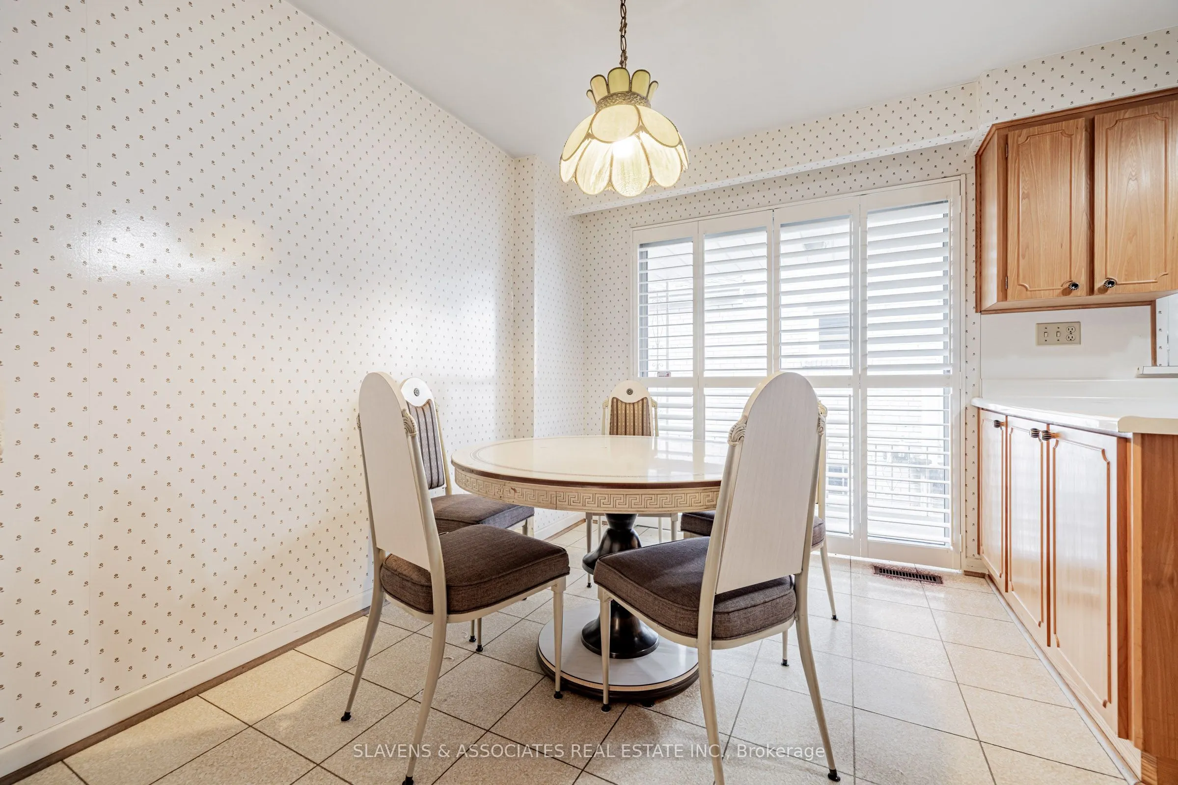 84 Charlton Boulevard