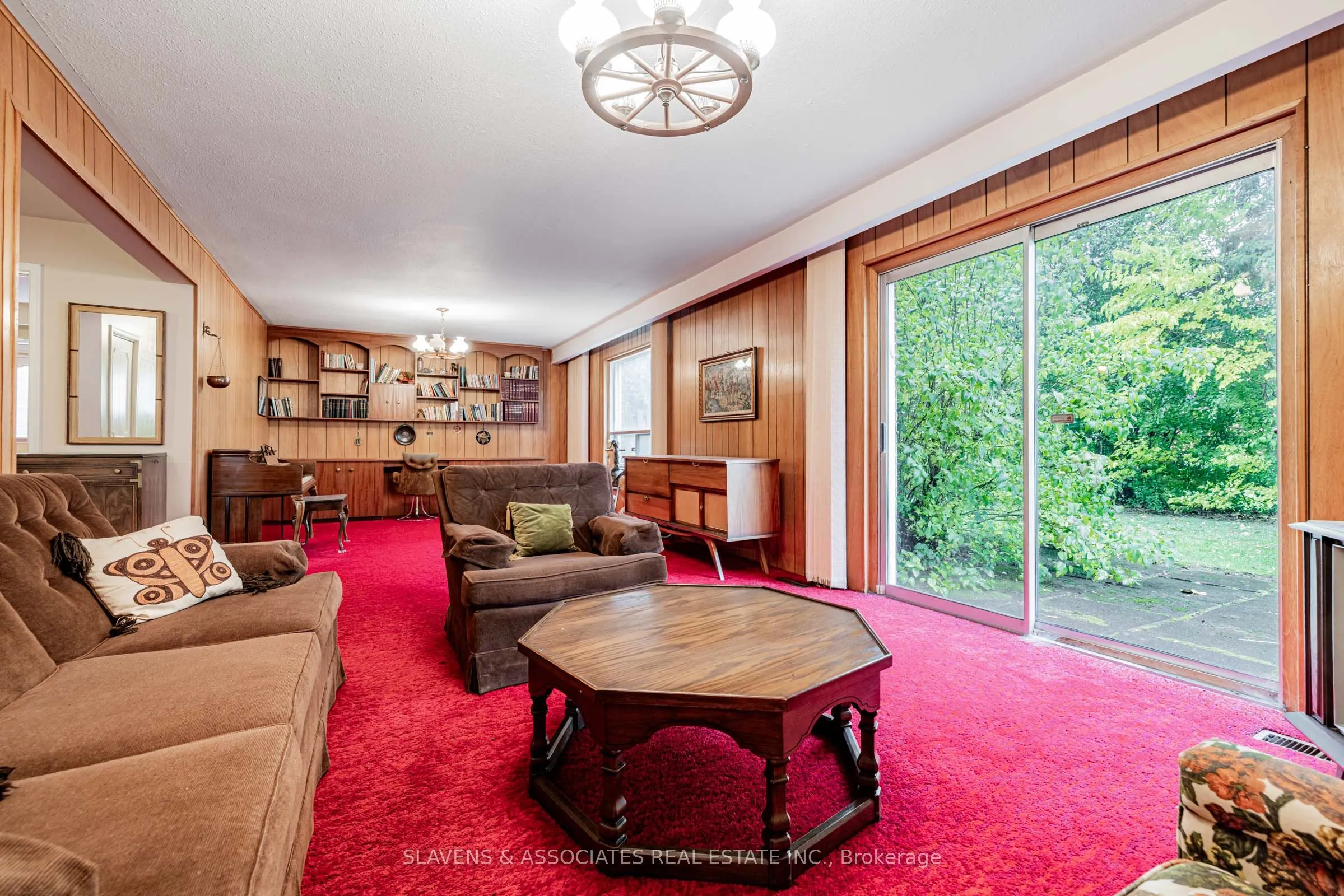 84 Charlton Boulevard