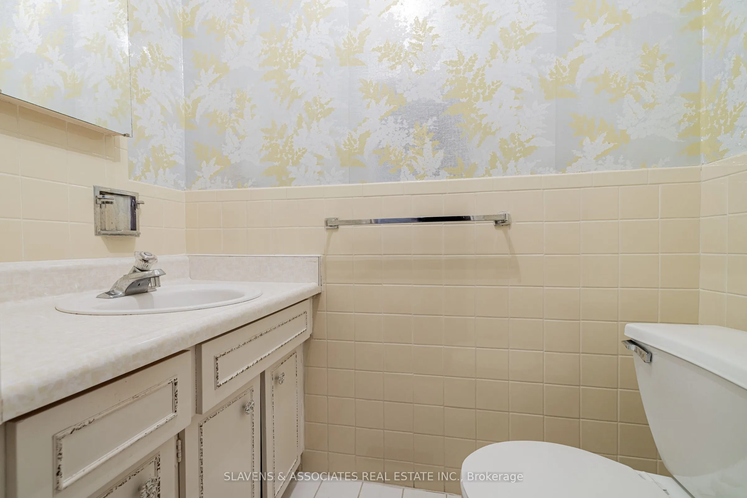 84 Charlton Boulevard