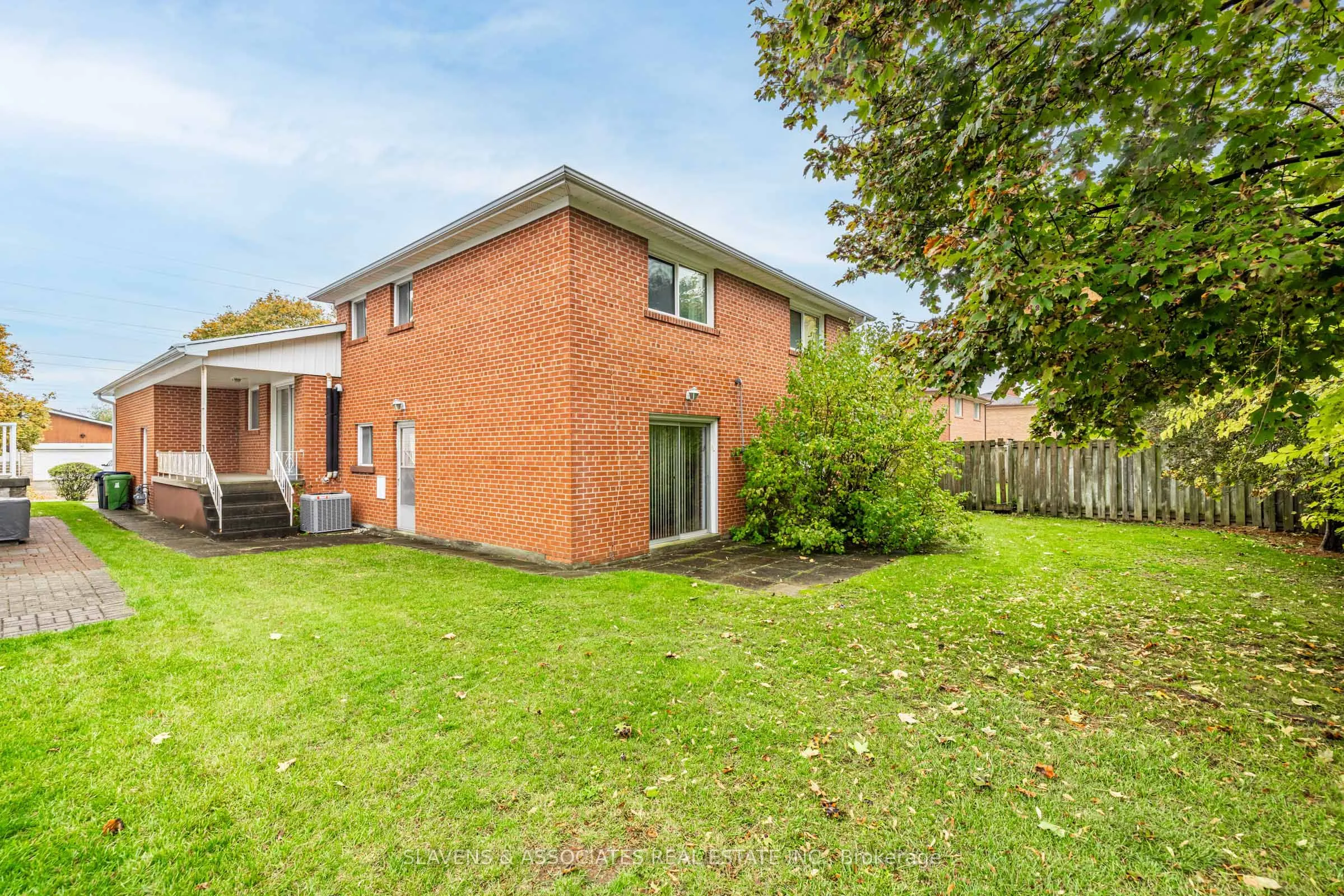 84 Charlton Boulevard