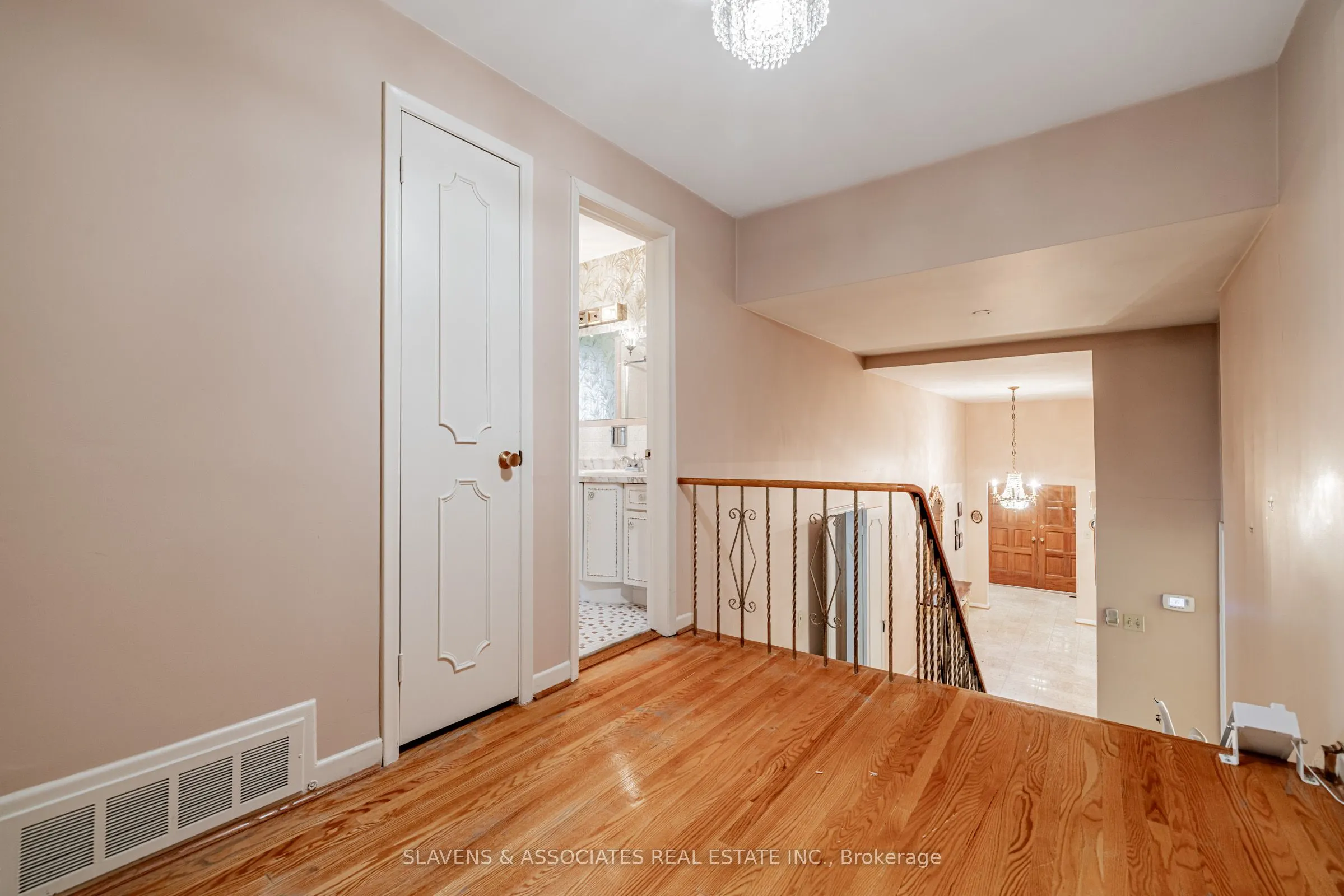 84 Charlton Boulevard