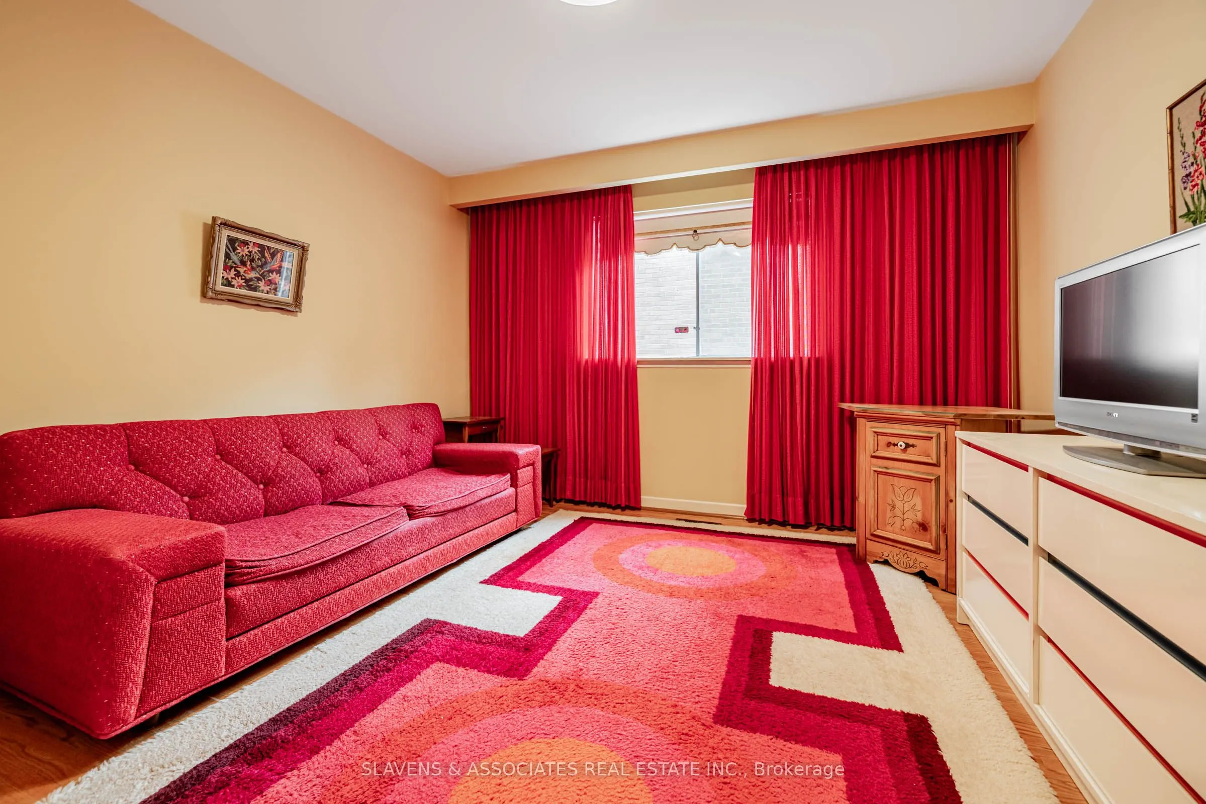 84 Charlton Boulevard