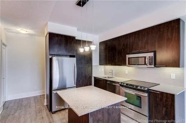 25 Broadway Avenue, #810