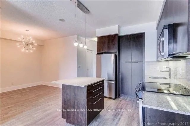 25 Broadway Avenue, #810