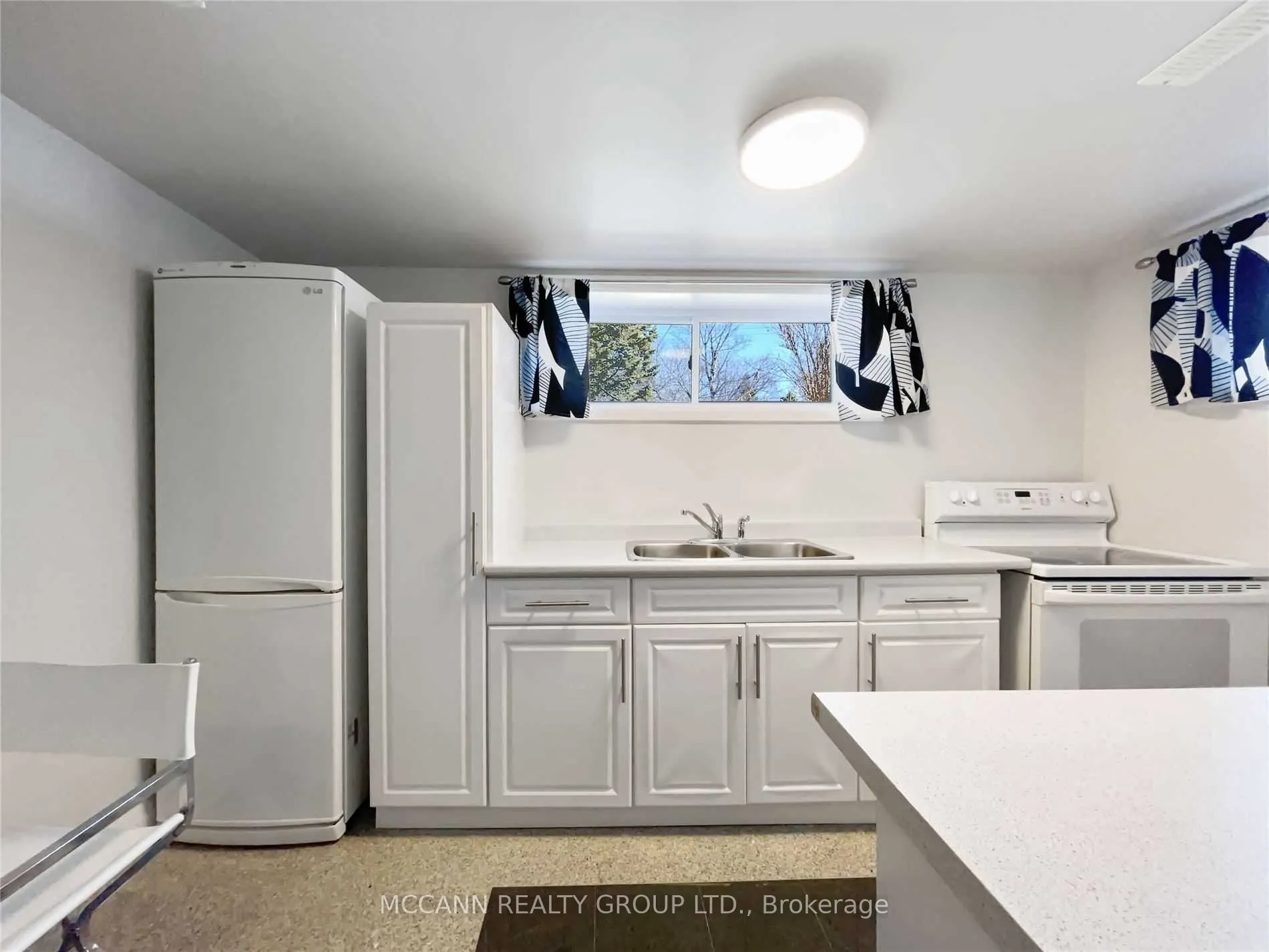 68 Whittaker Crescent