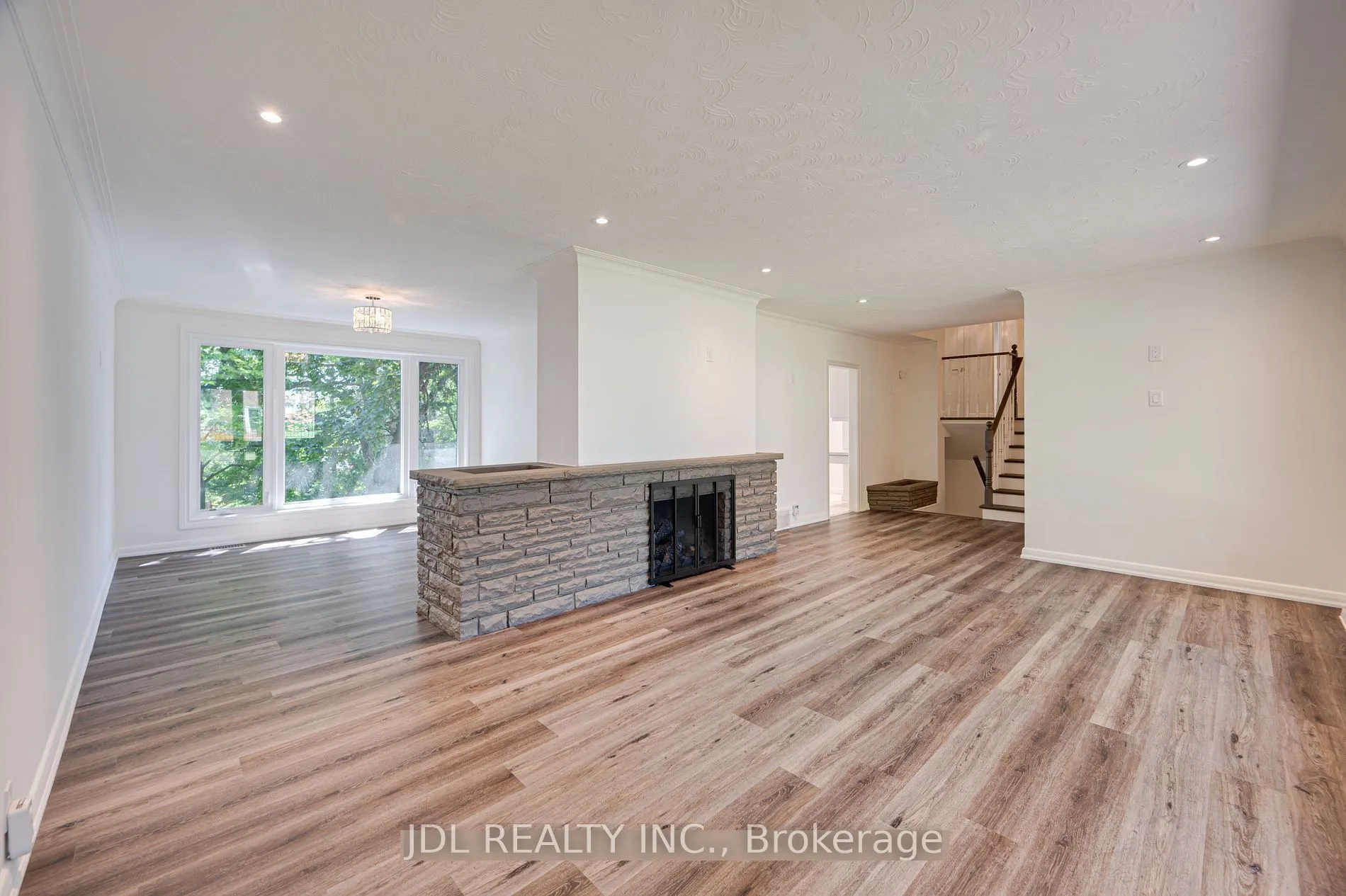 537 Blythwood Road