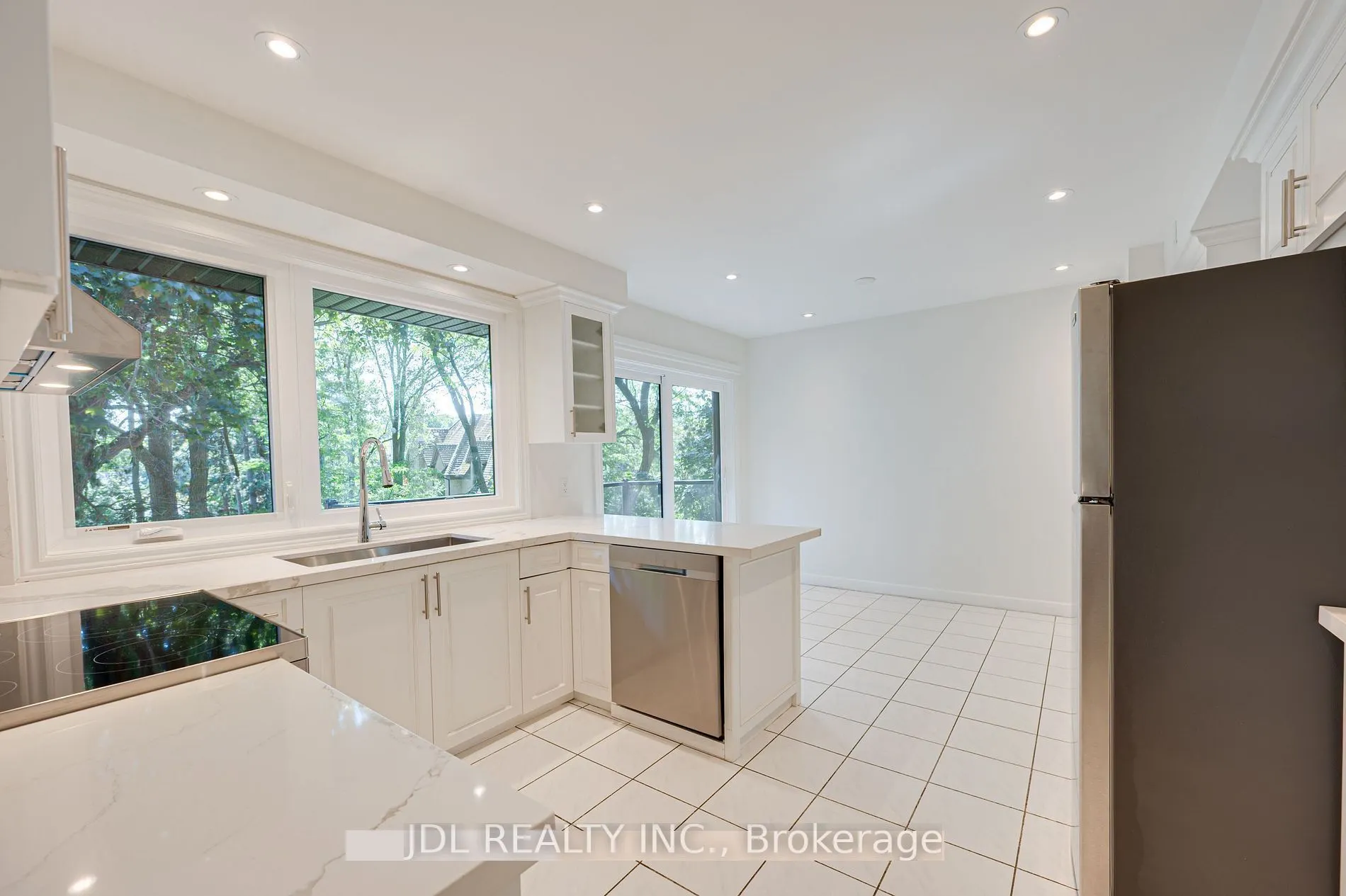 537 Blythwood Road
