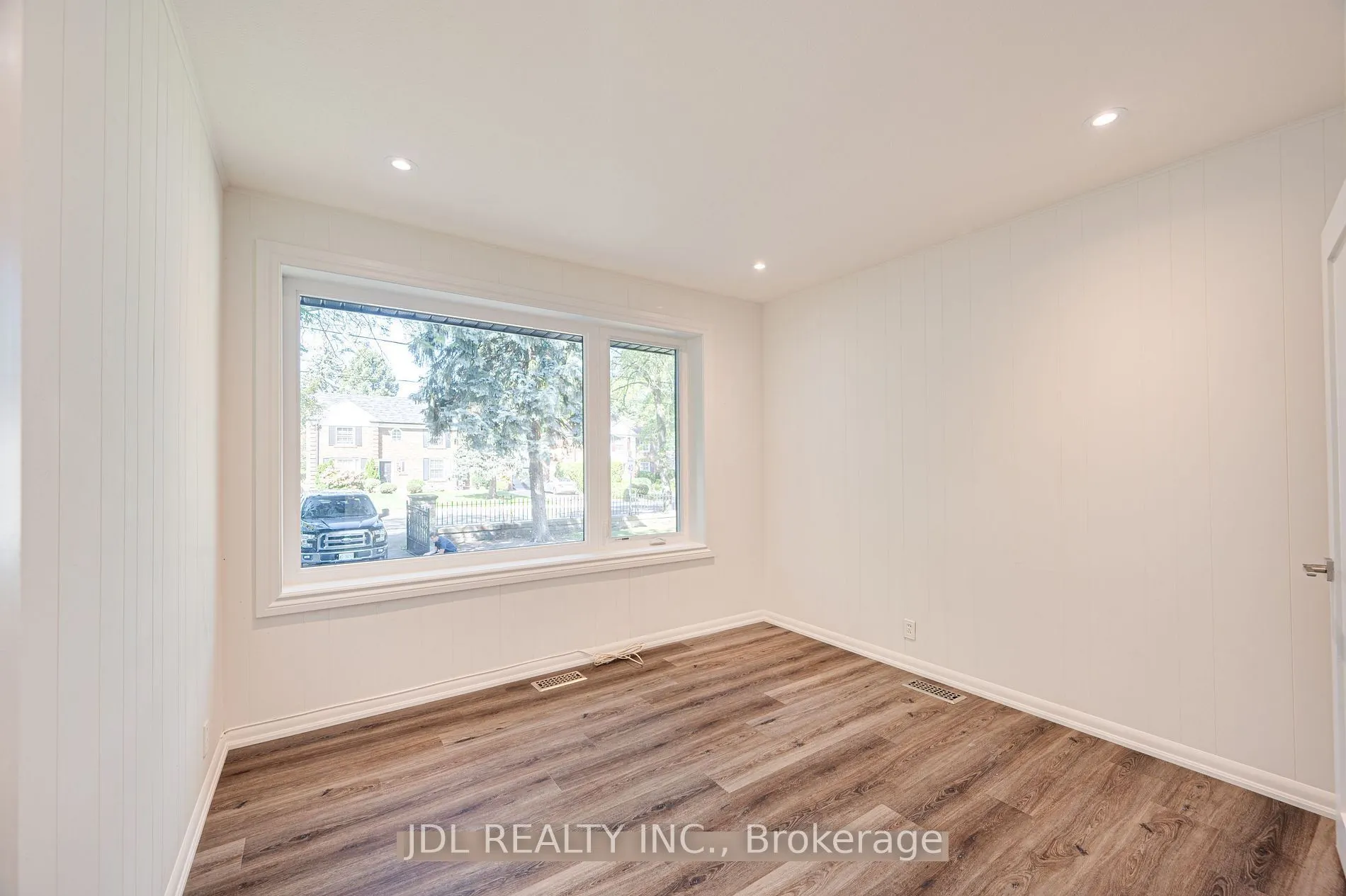 537 Blythwood Road