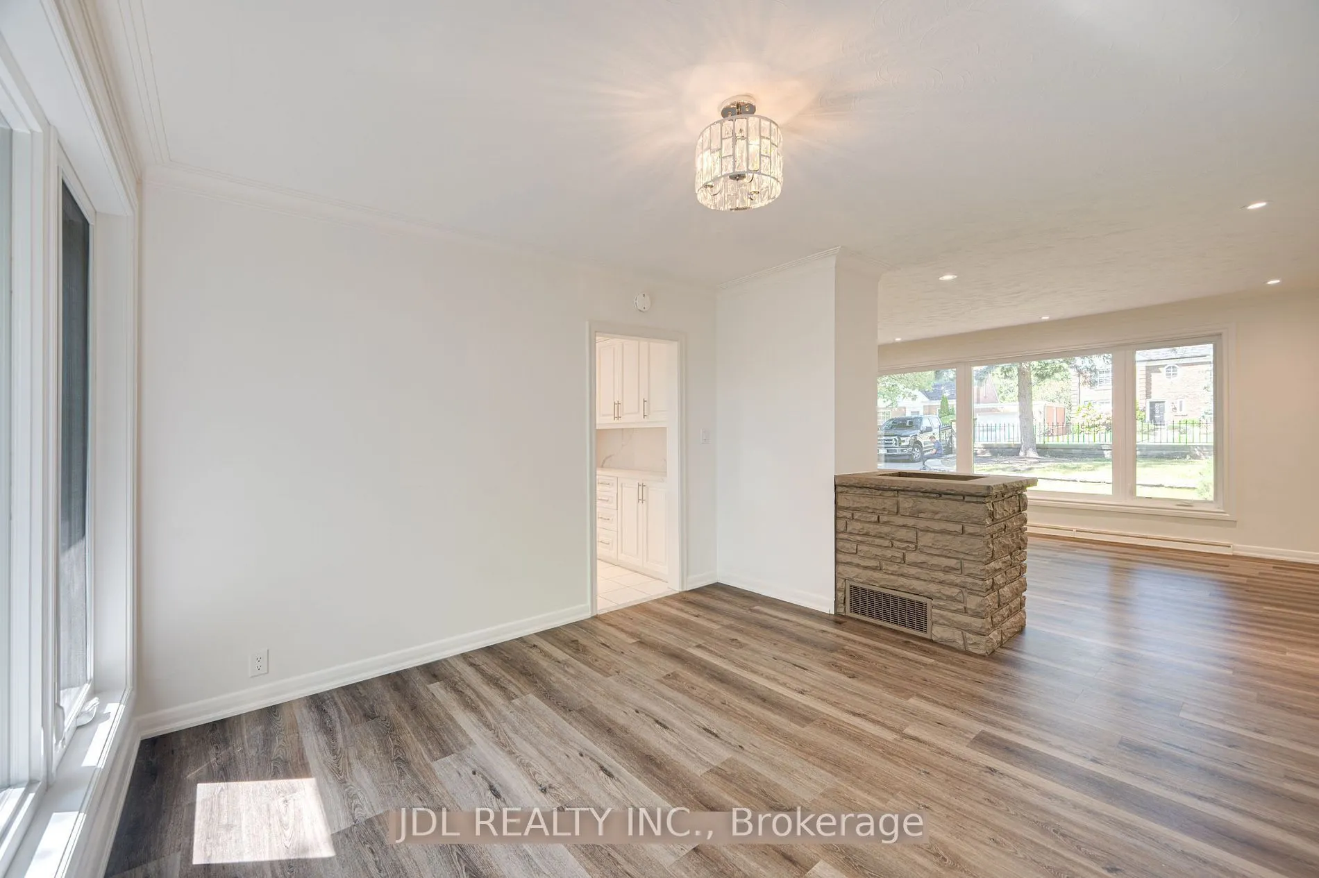 537 Blythwood Road