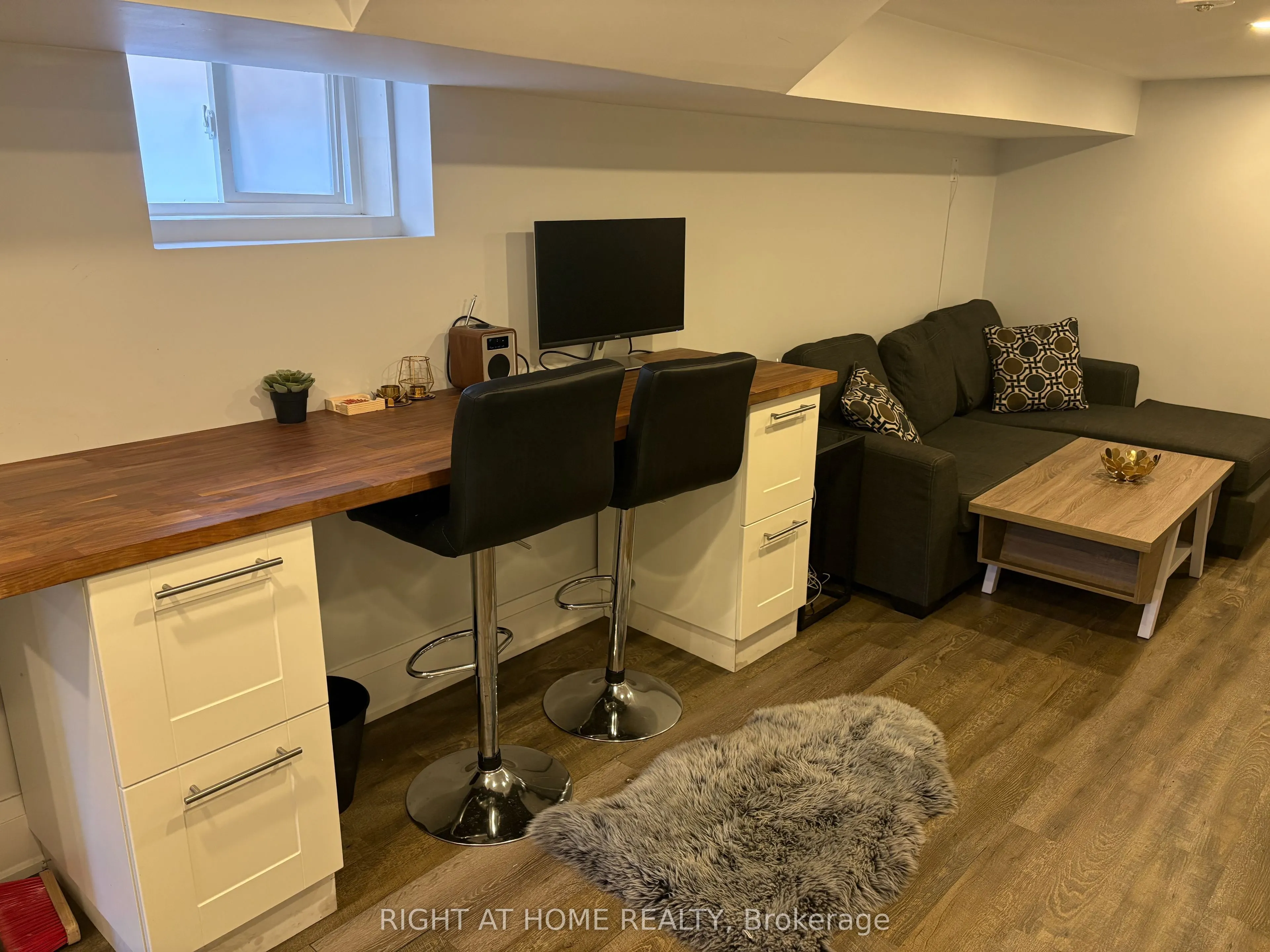 39 Amherst Avenue, #Lower