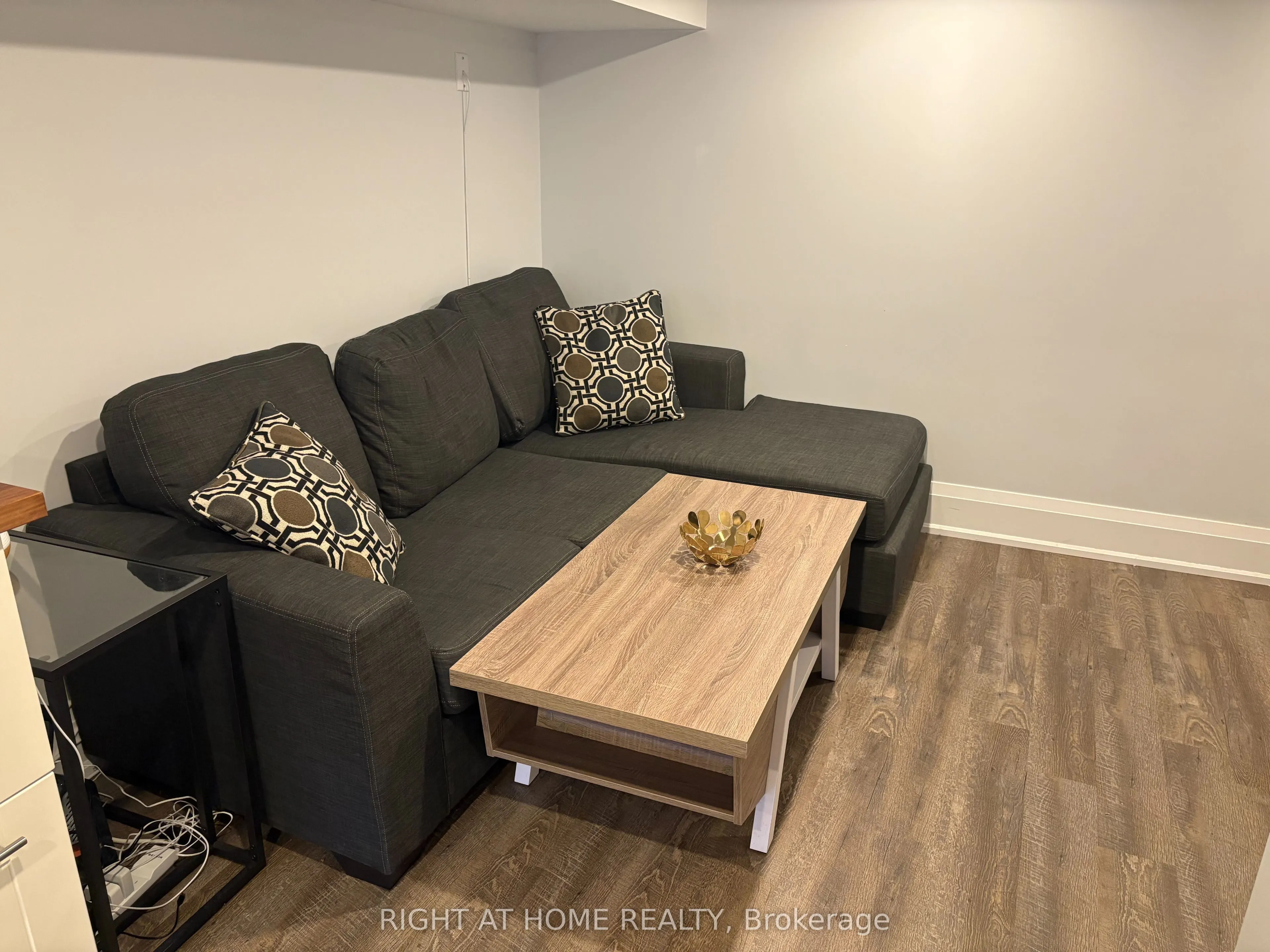 39 Amherst Avenue, #Lower