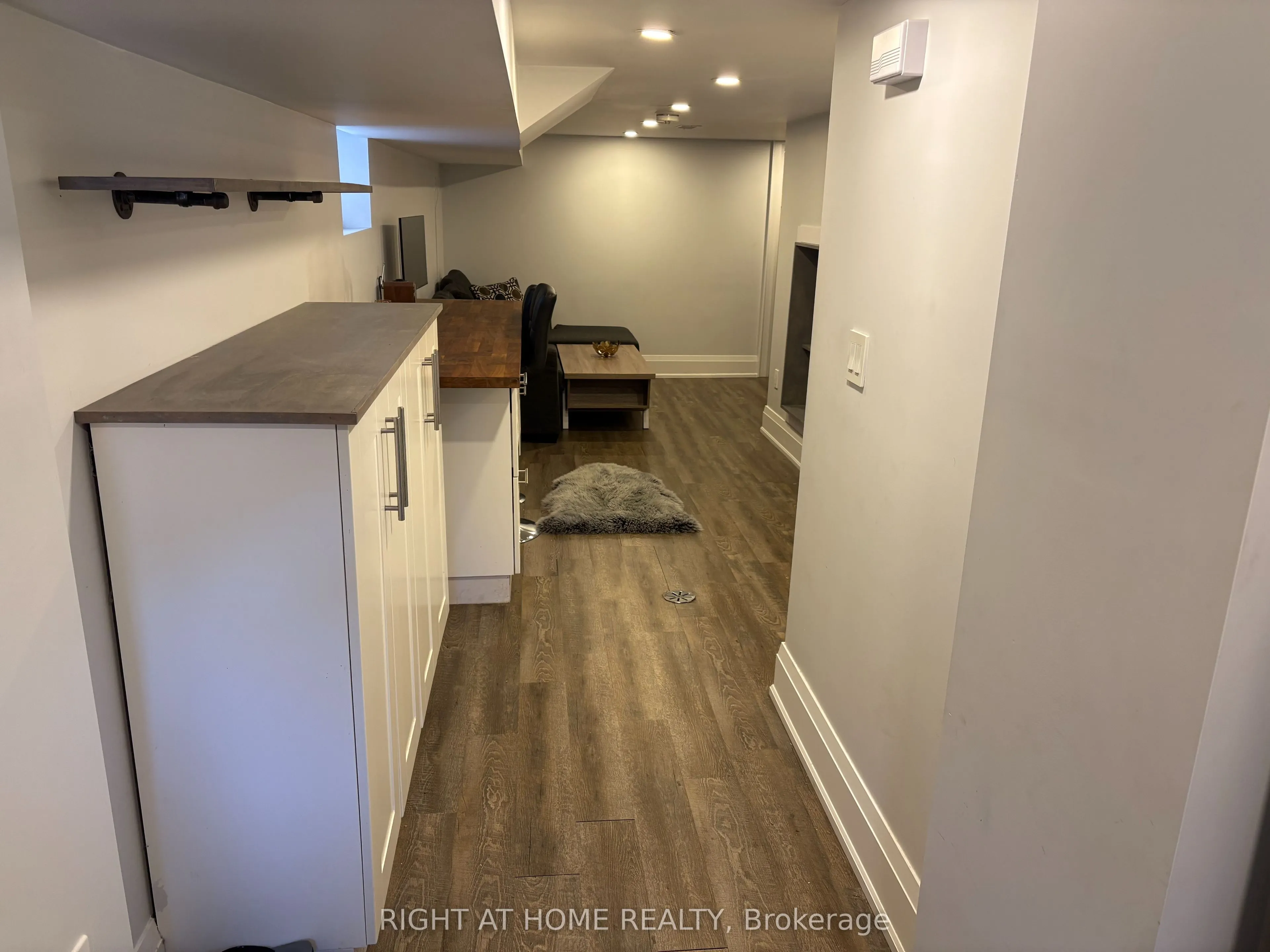 39 Amherst Avenue, #Lower