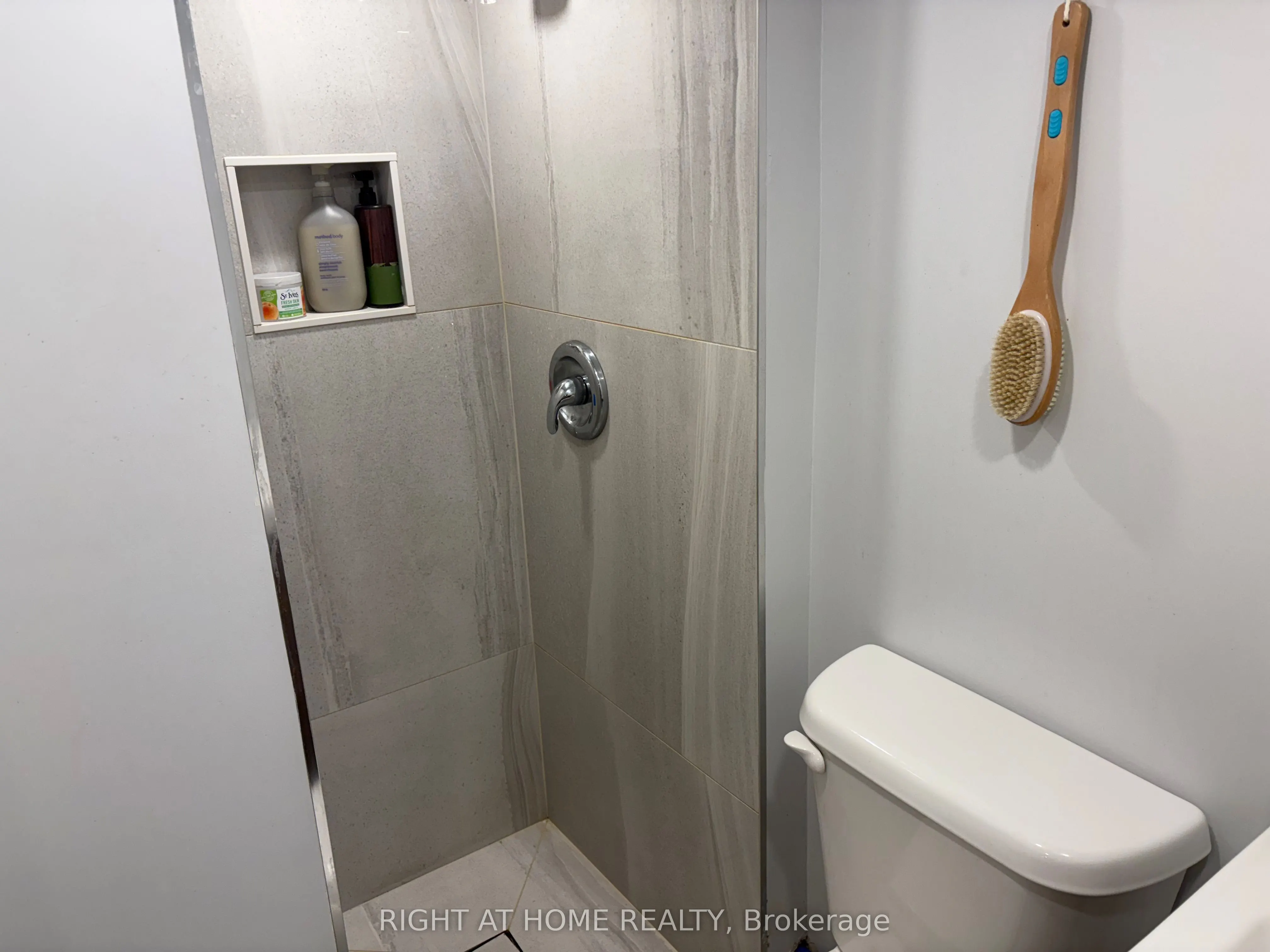 39 Amherst Avenue, #Lower