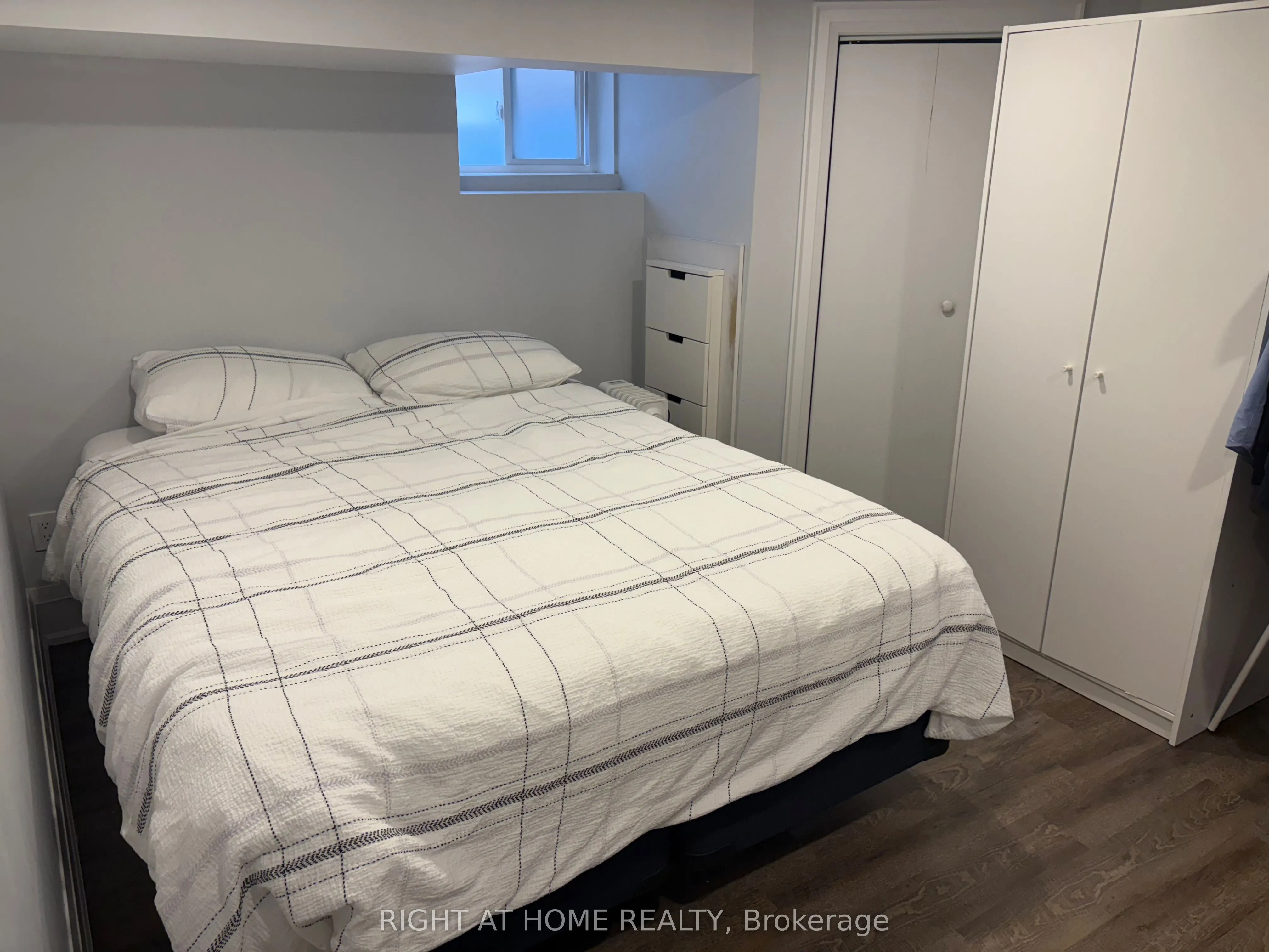 39 Amherst Avenue, #Lower