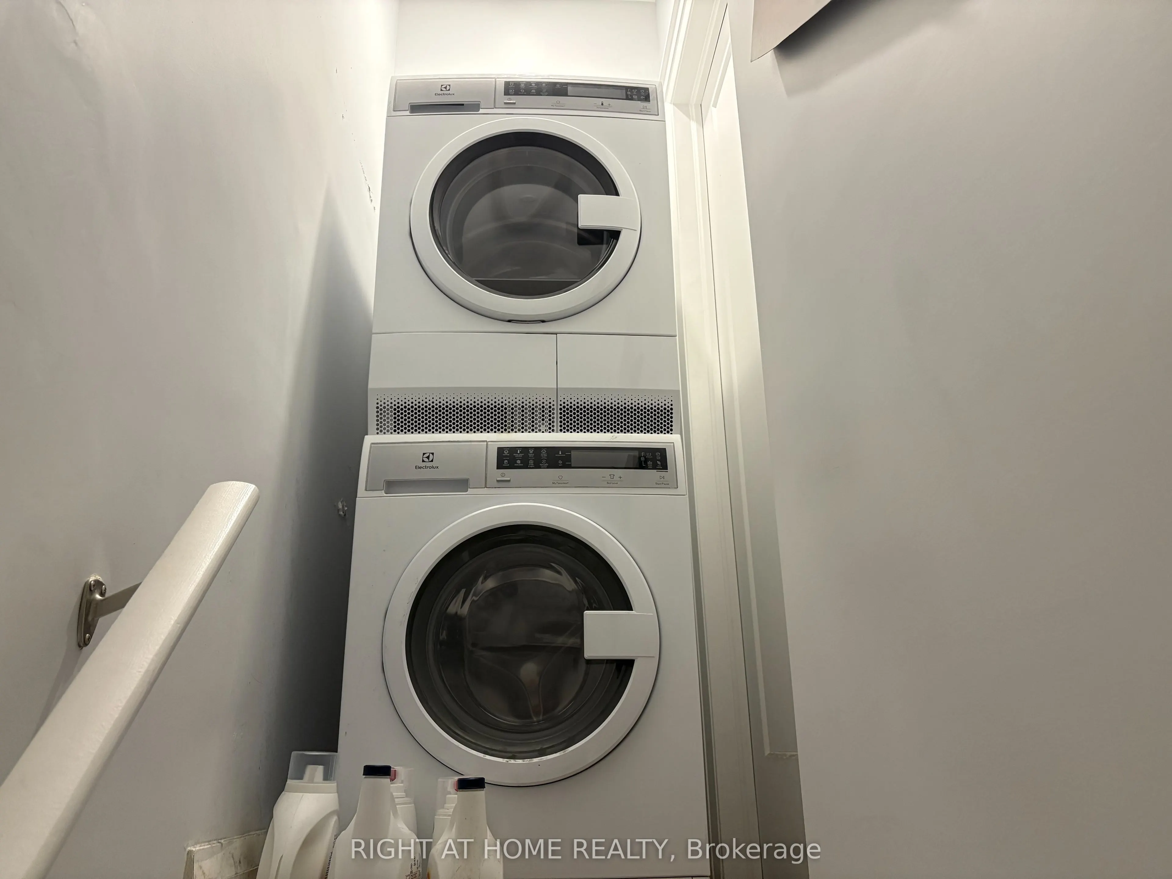 39 Amherst Avenue, #Lower