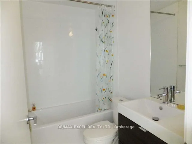 62 Forest Manor Road, #611