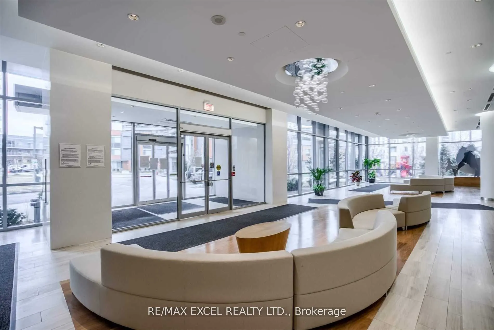 62 Forest Manor Road, #611