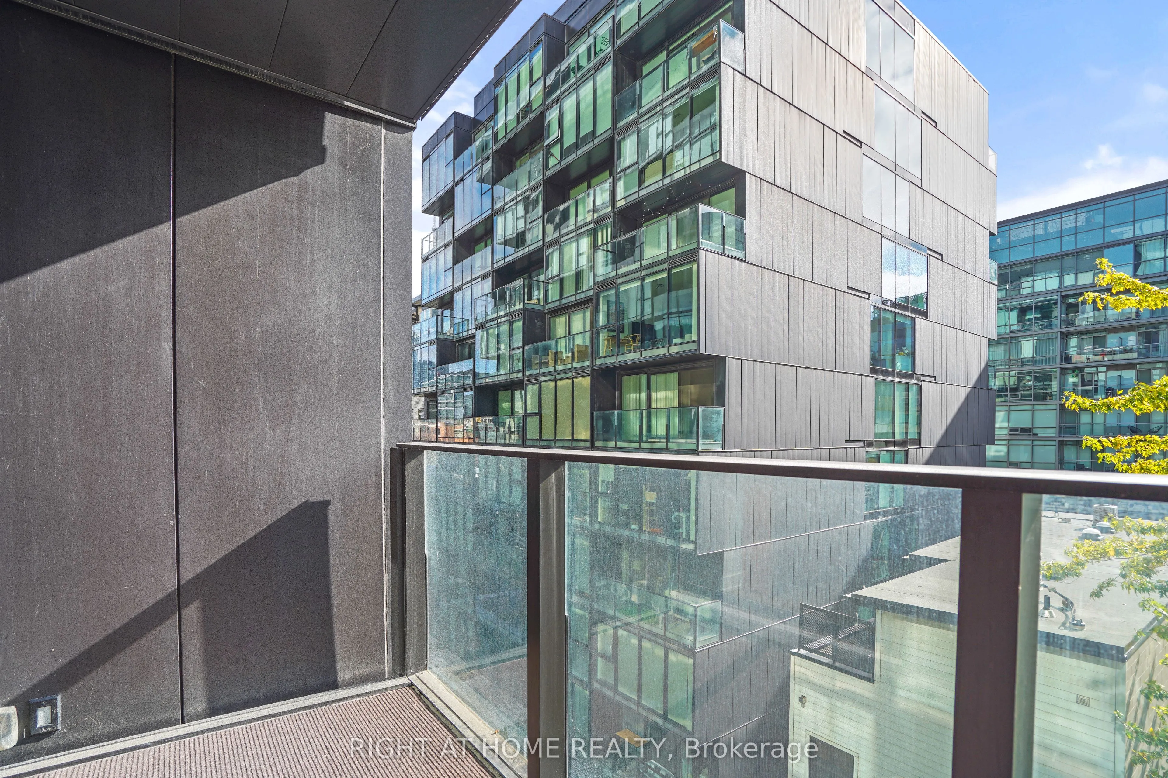 629 King Street W, #513