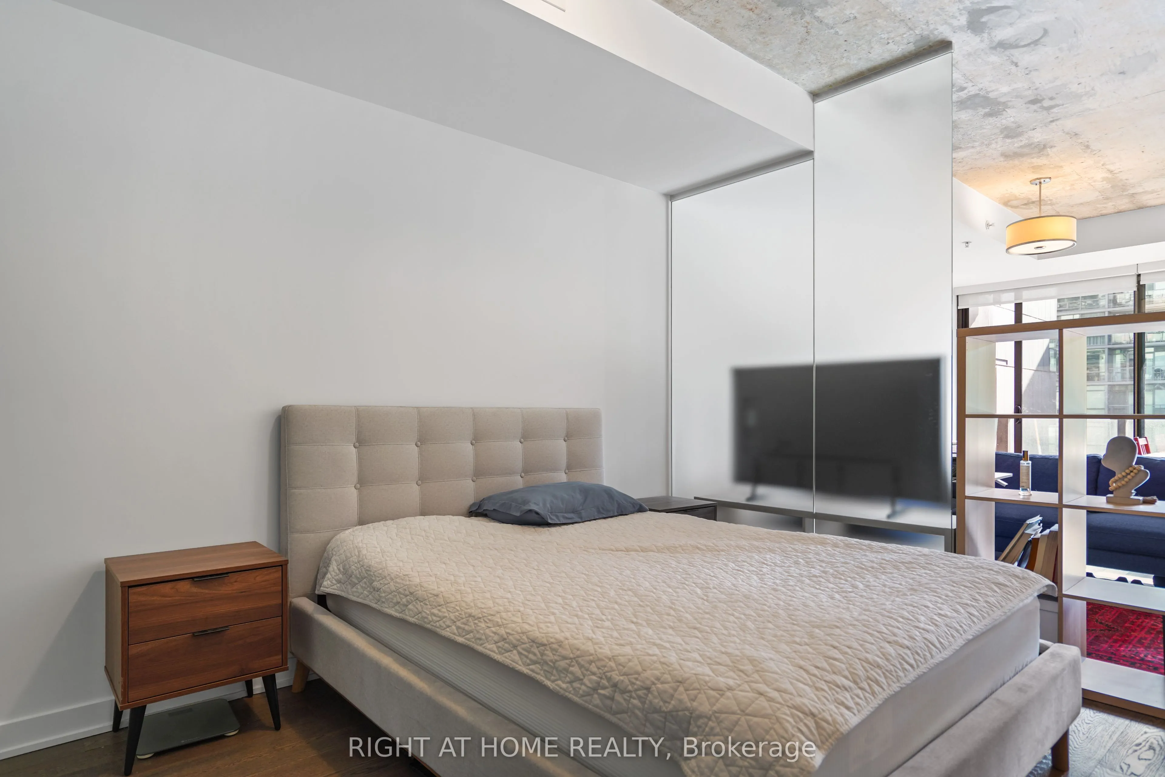 629 King Street W, #513