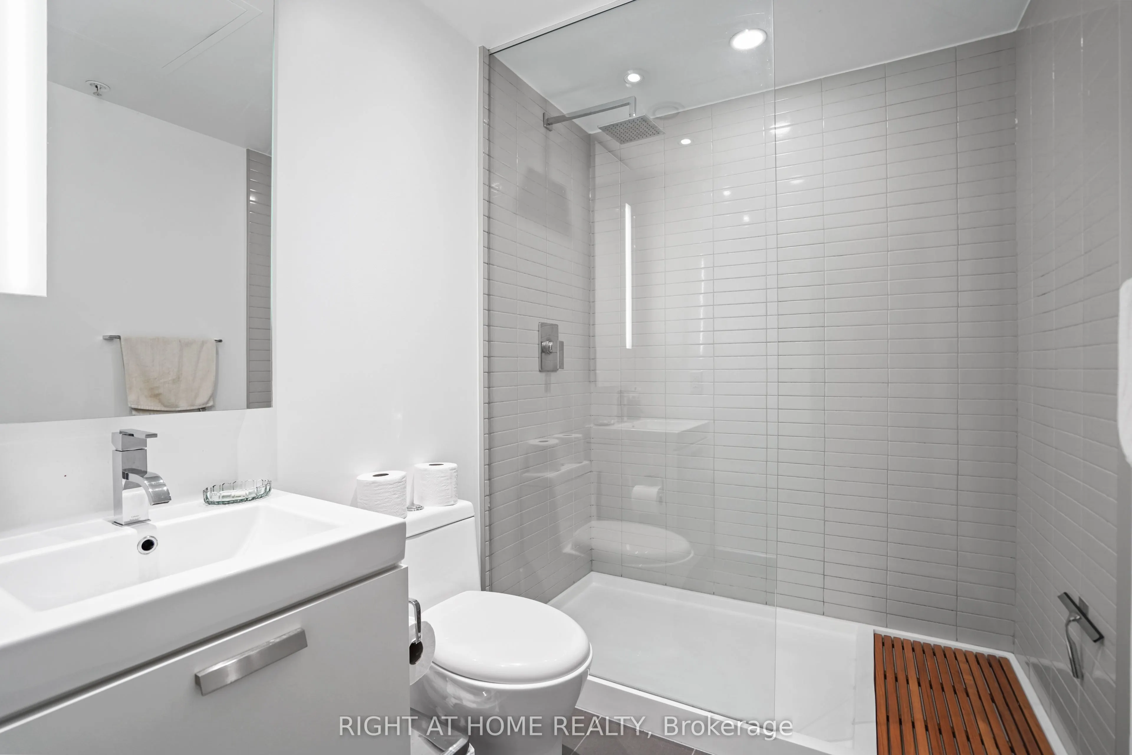 629 King Street W, #513