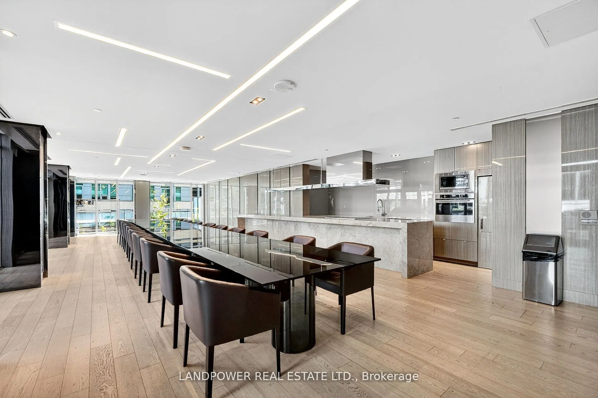 89 Dunfield Avenue, #403