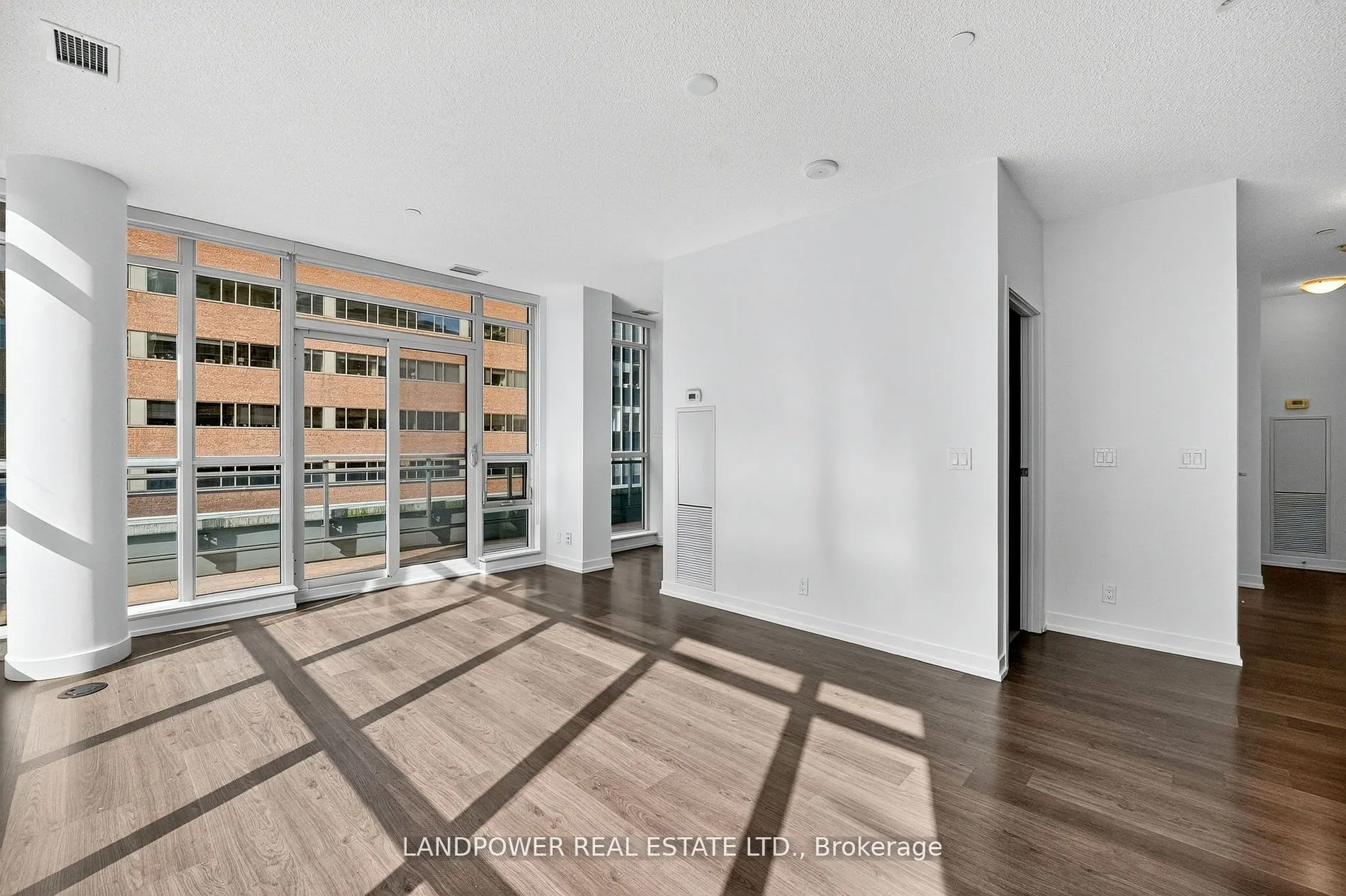 89 Dunfield Avenue, #403