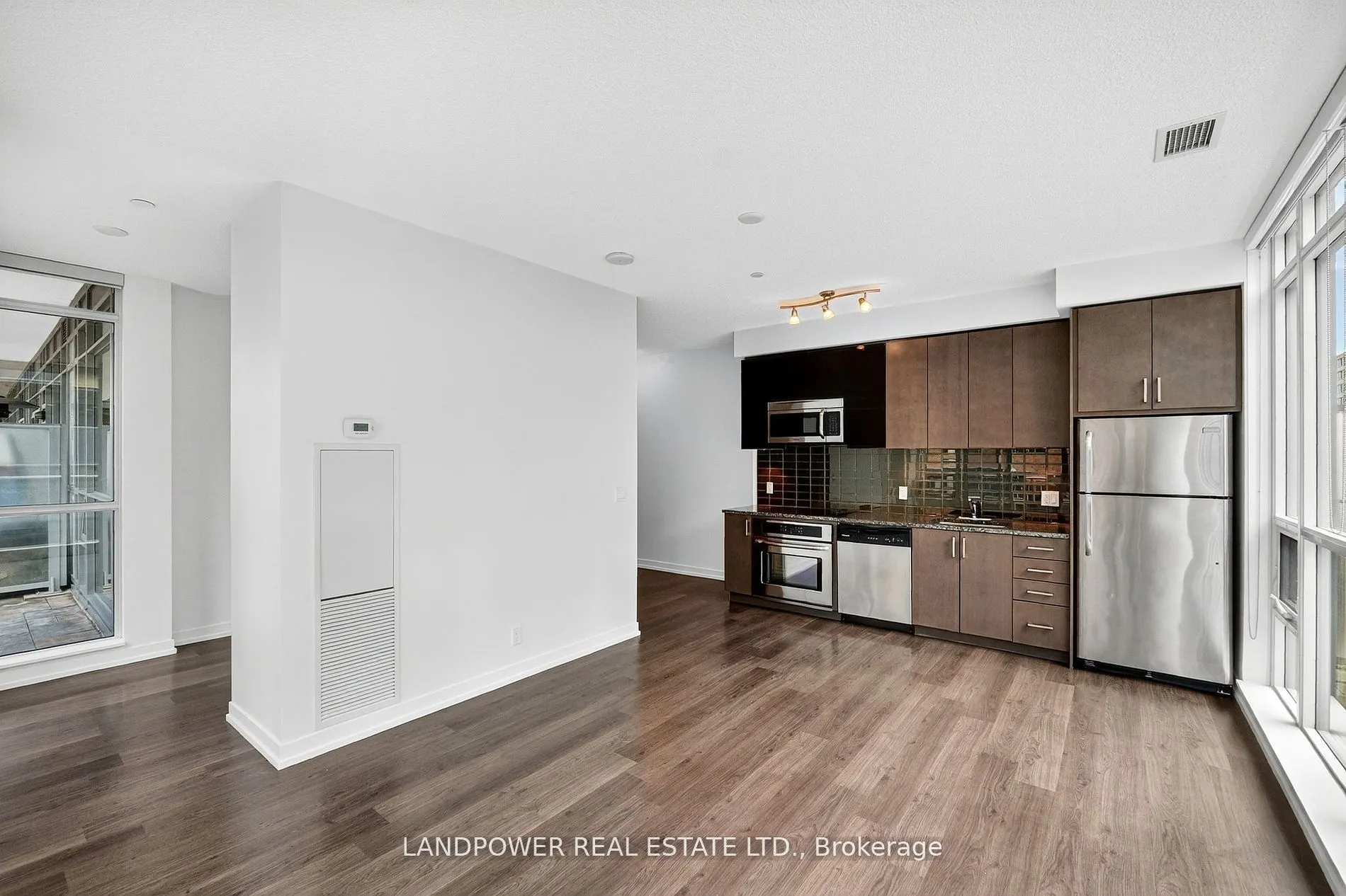 89 Dunfield Avenue, #403