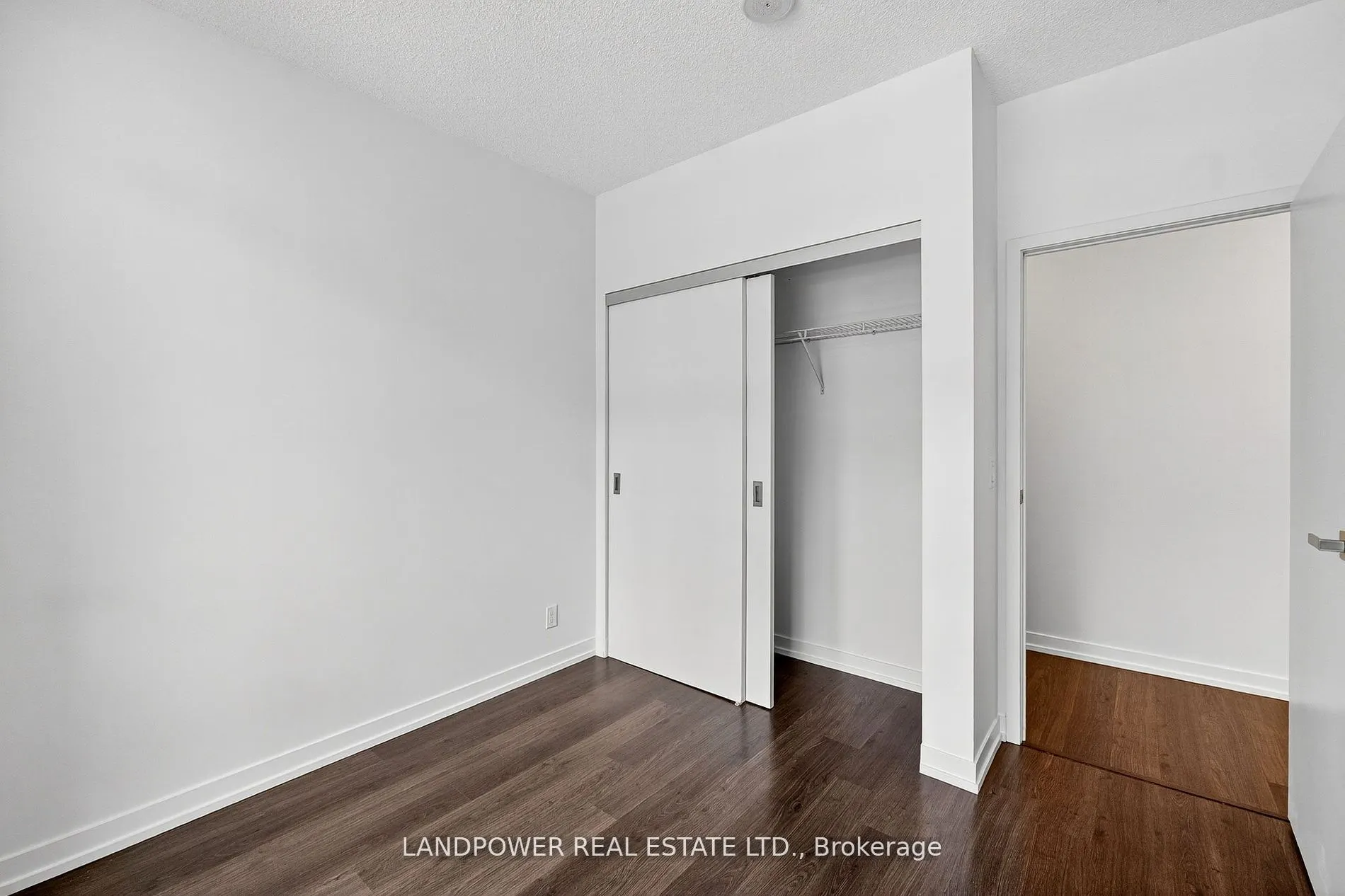 89 Dunfield Avenue, #403