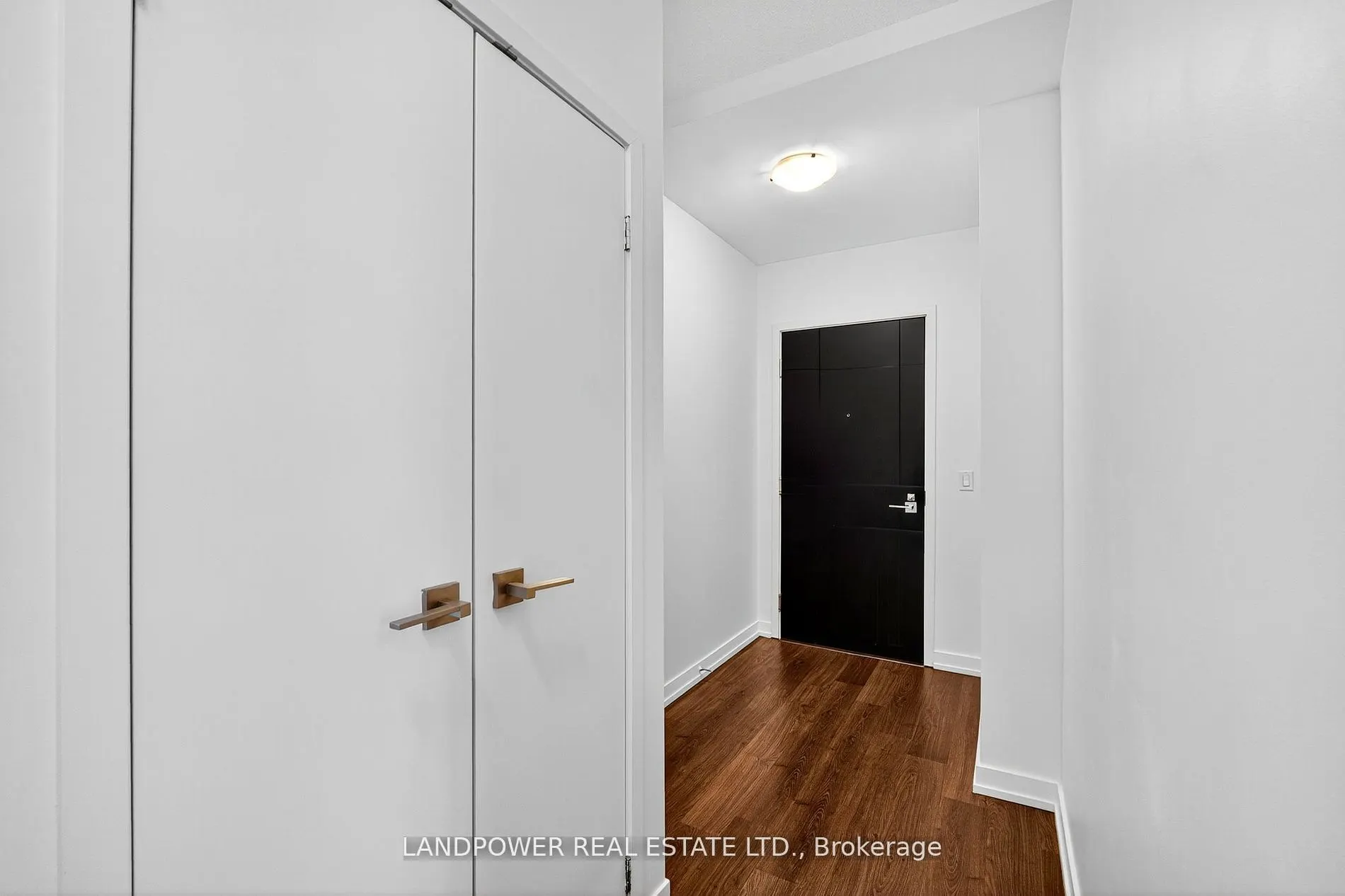 89 Dunfield Avenue, #403