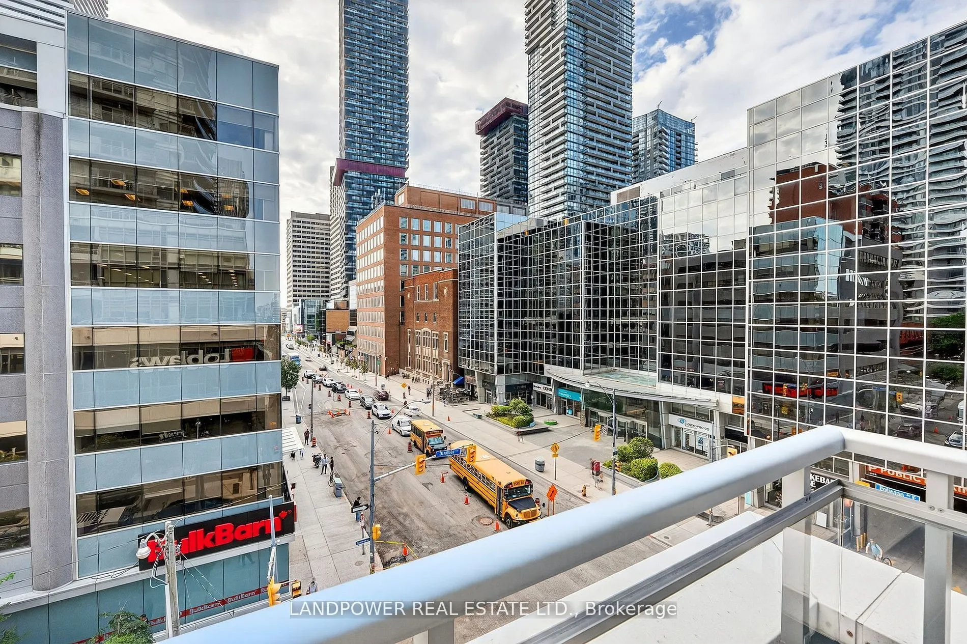 89 Dunfield Avenue, #403