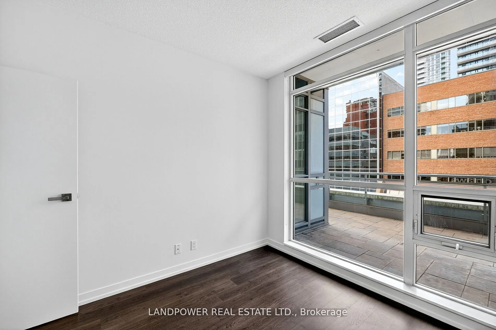 89 Dunfield Avenue, #403