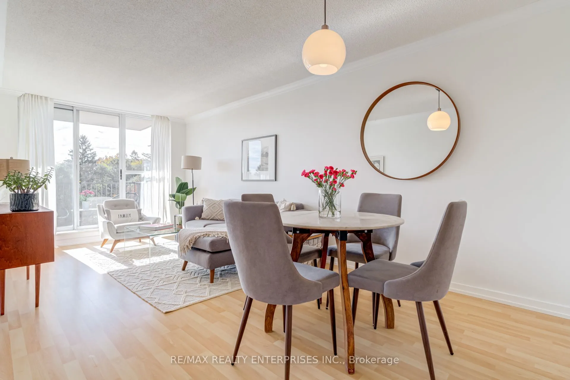 260 Merton Street, #707