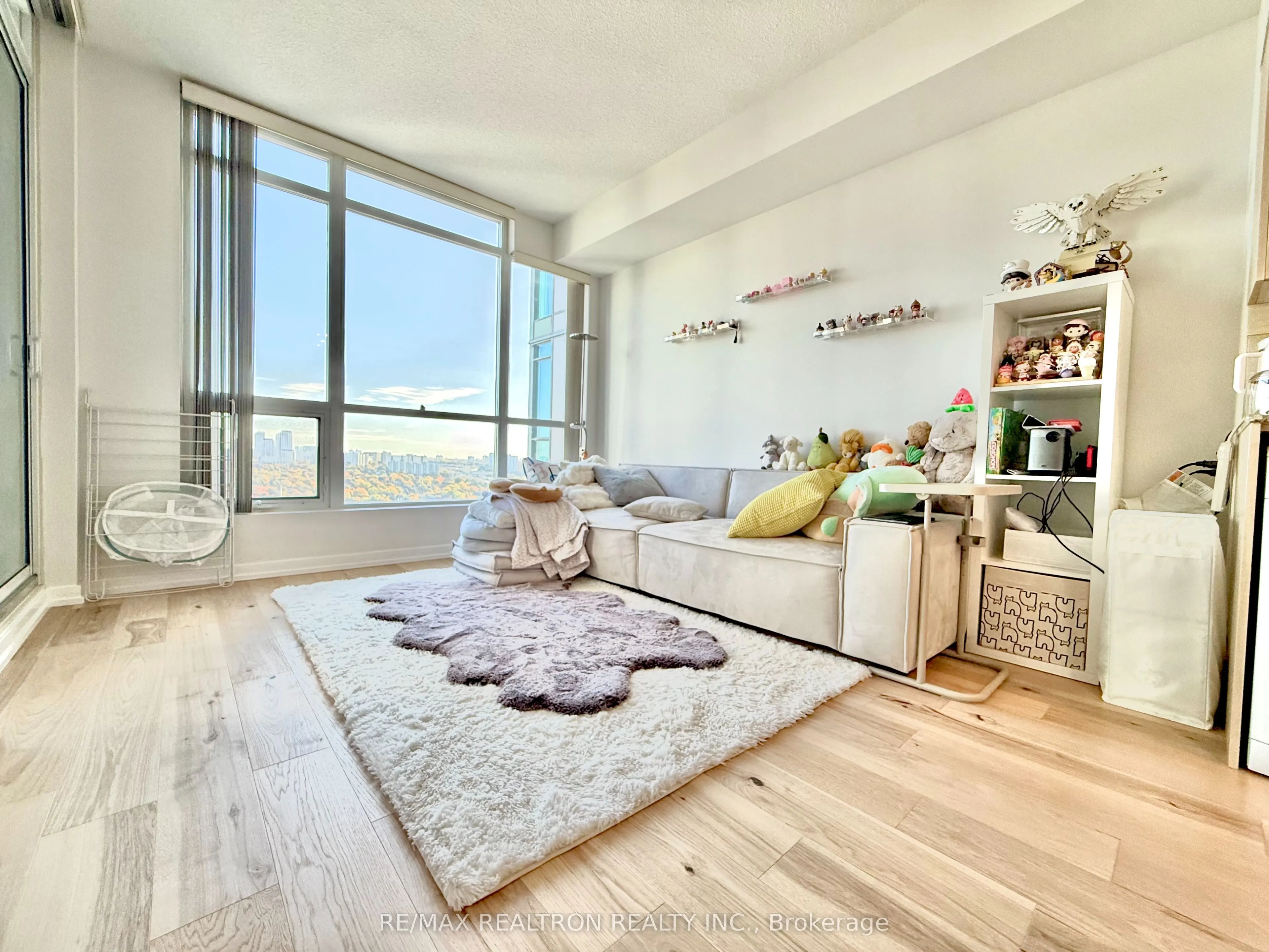 29 Singer Court, #2910