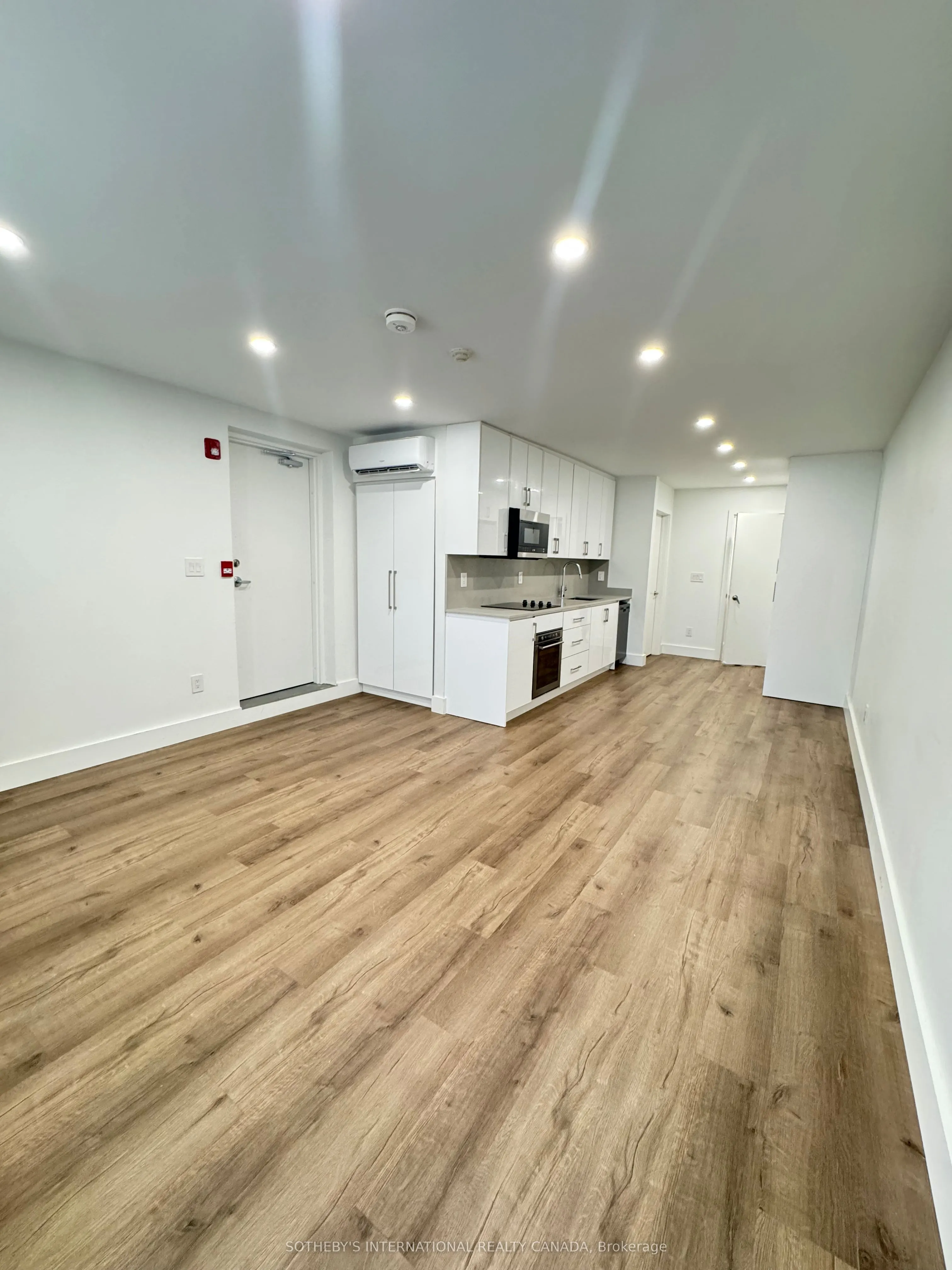 3879 Bathurst Street, #1