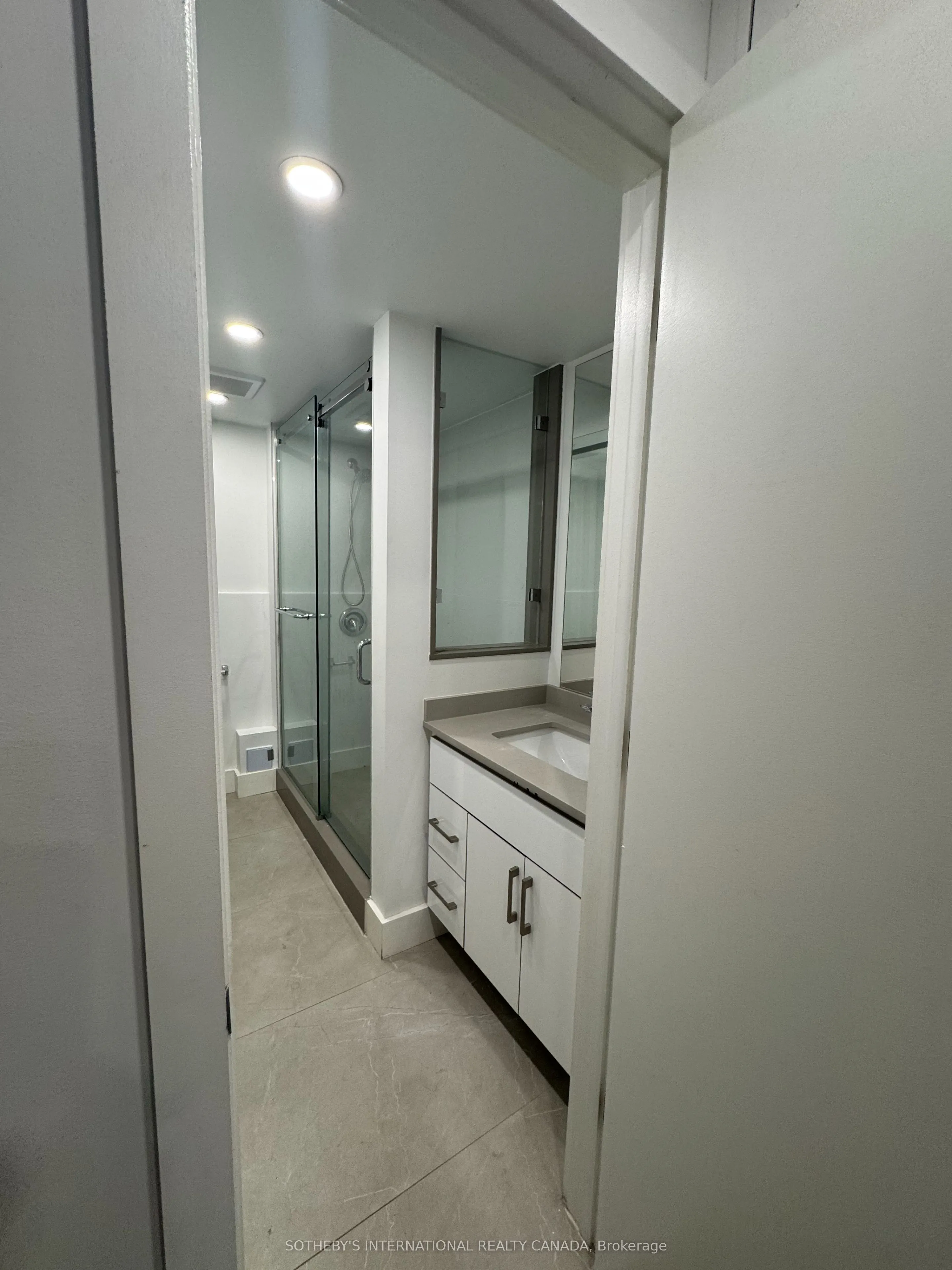 3879 Bathurst Street, #1