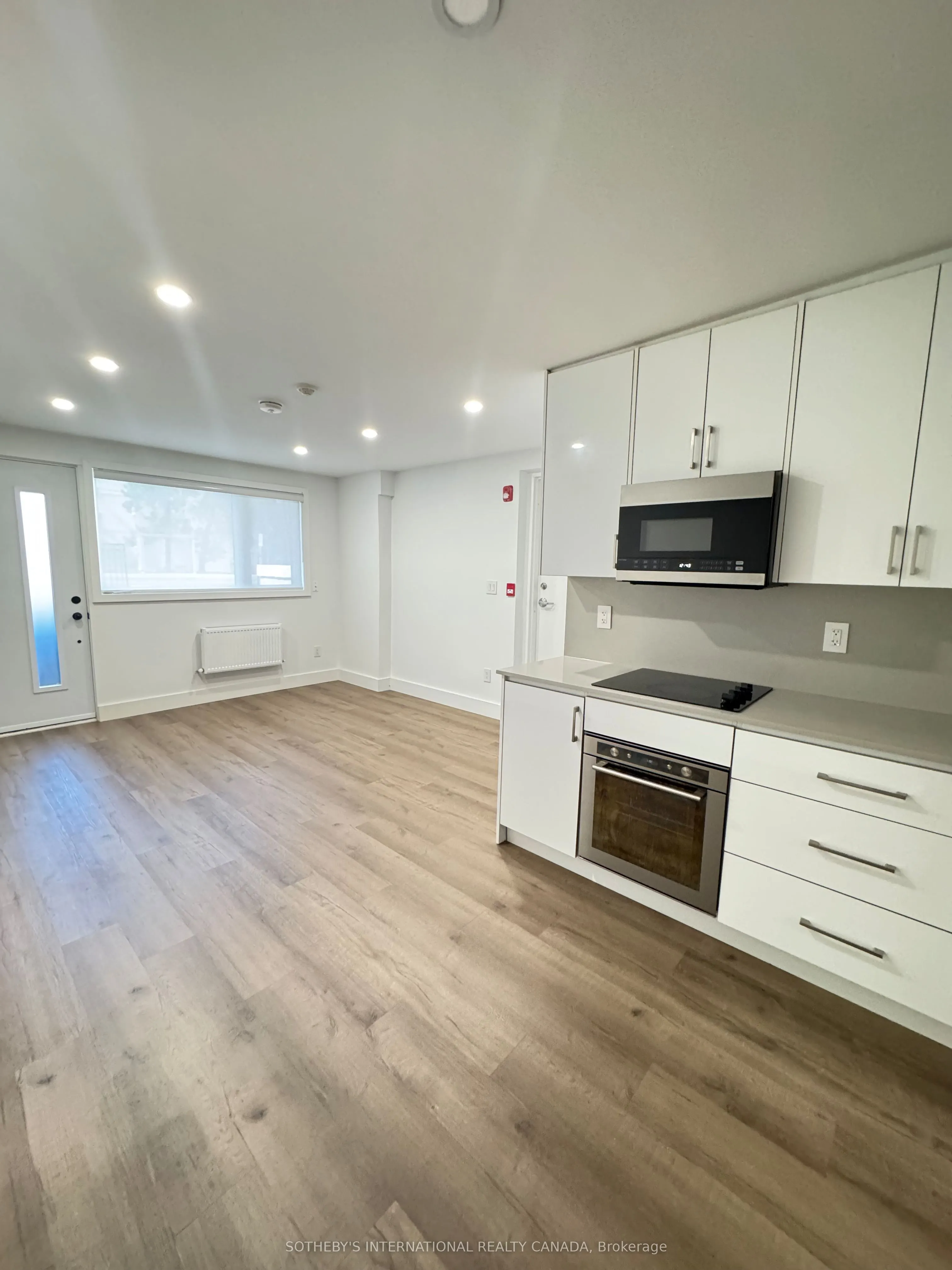3879 Bathurst Street, #1