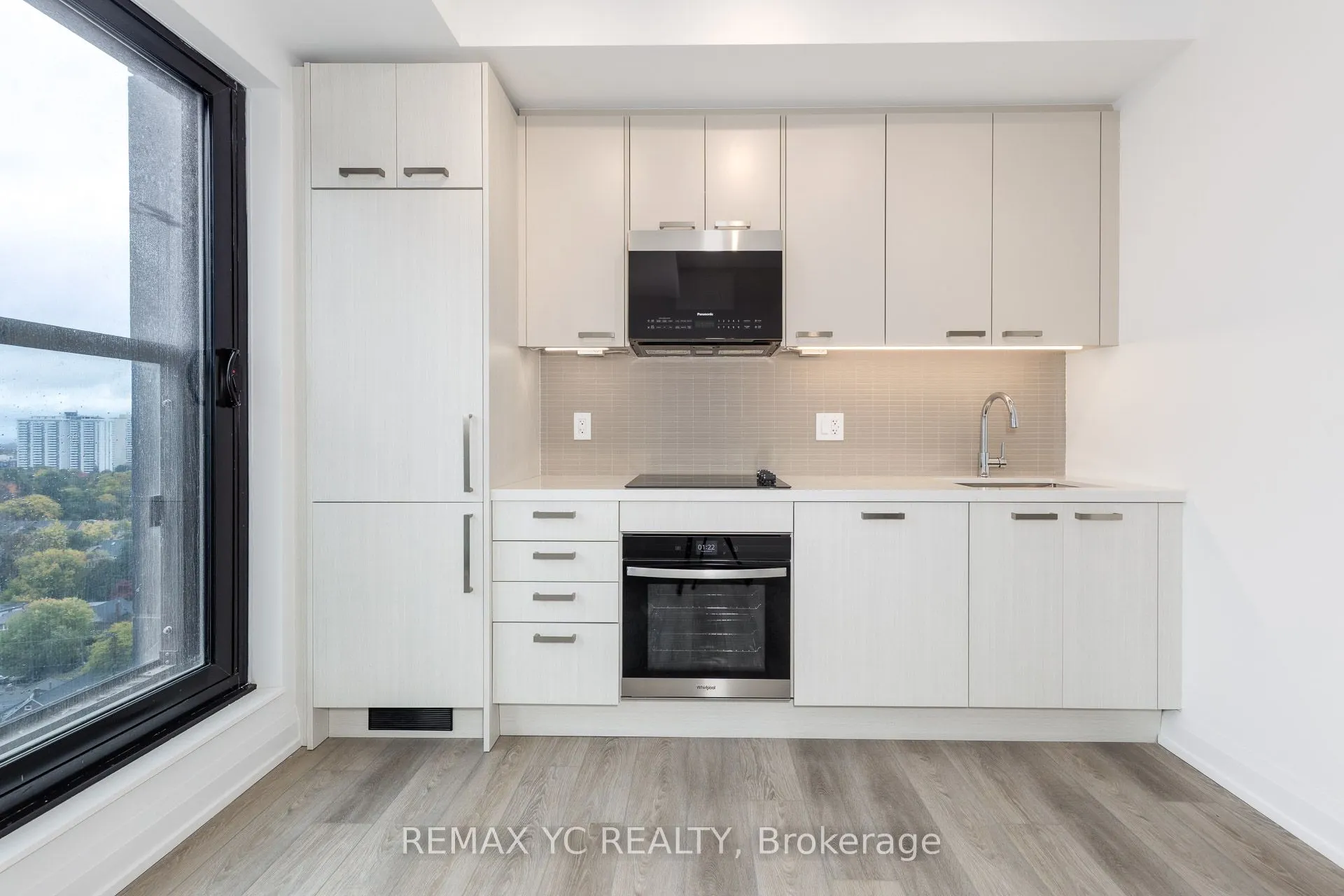 20 Soudan Avenue, #1502