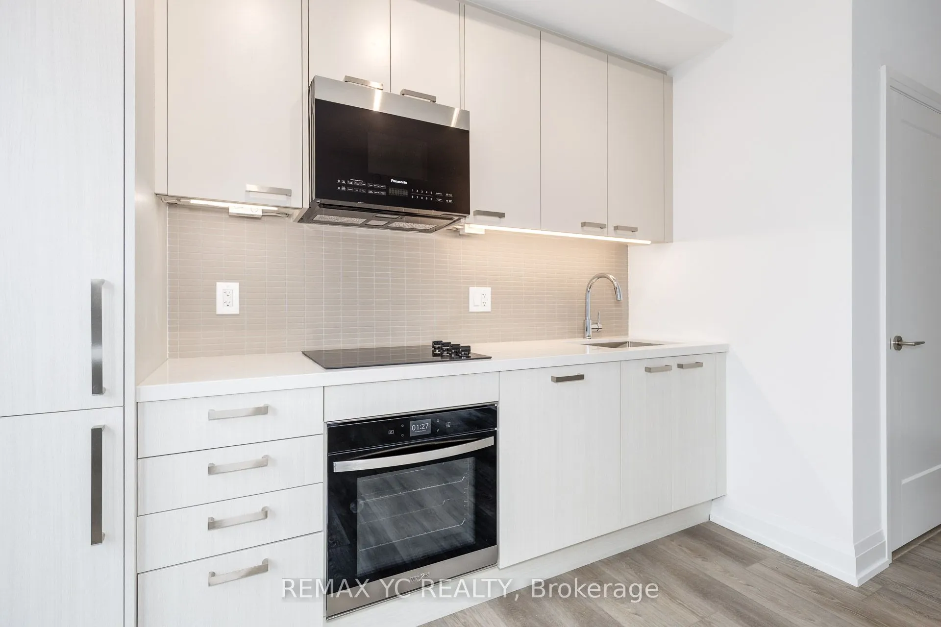 20 Soudan Avenue, #1502