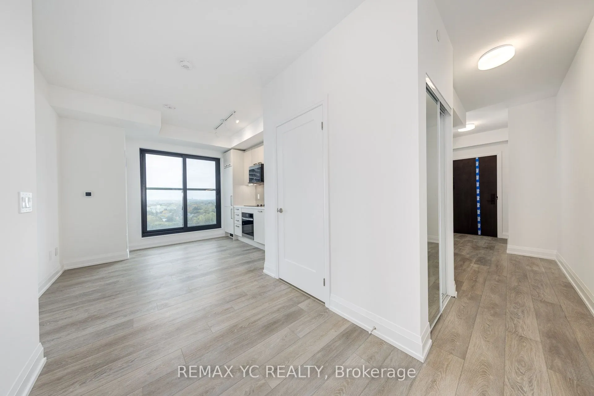 20 Soudan Avenue, #1502