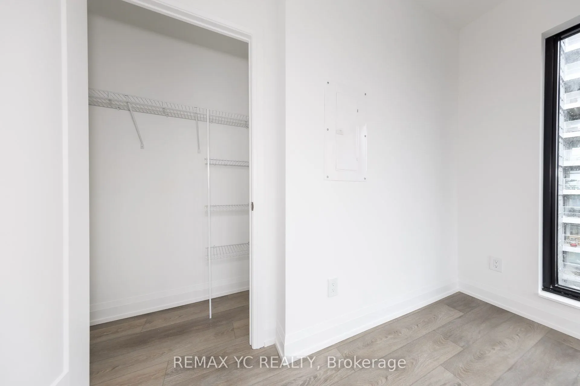 20 Soudan Avenue, #1502